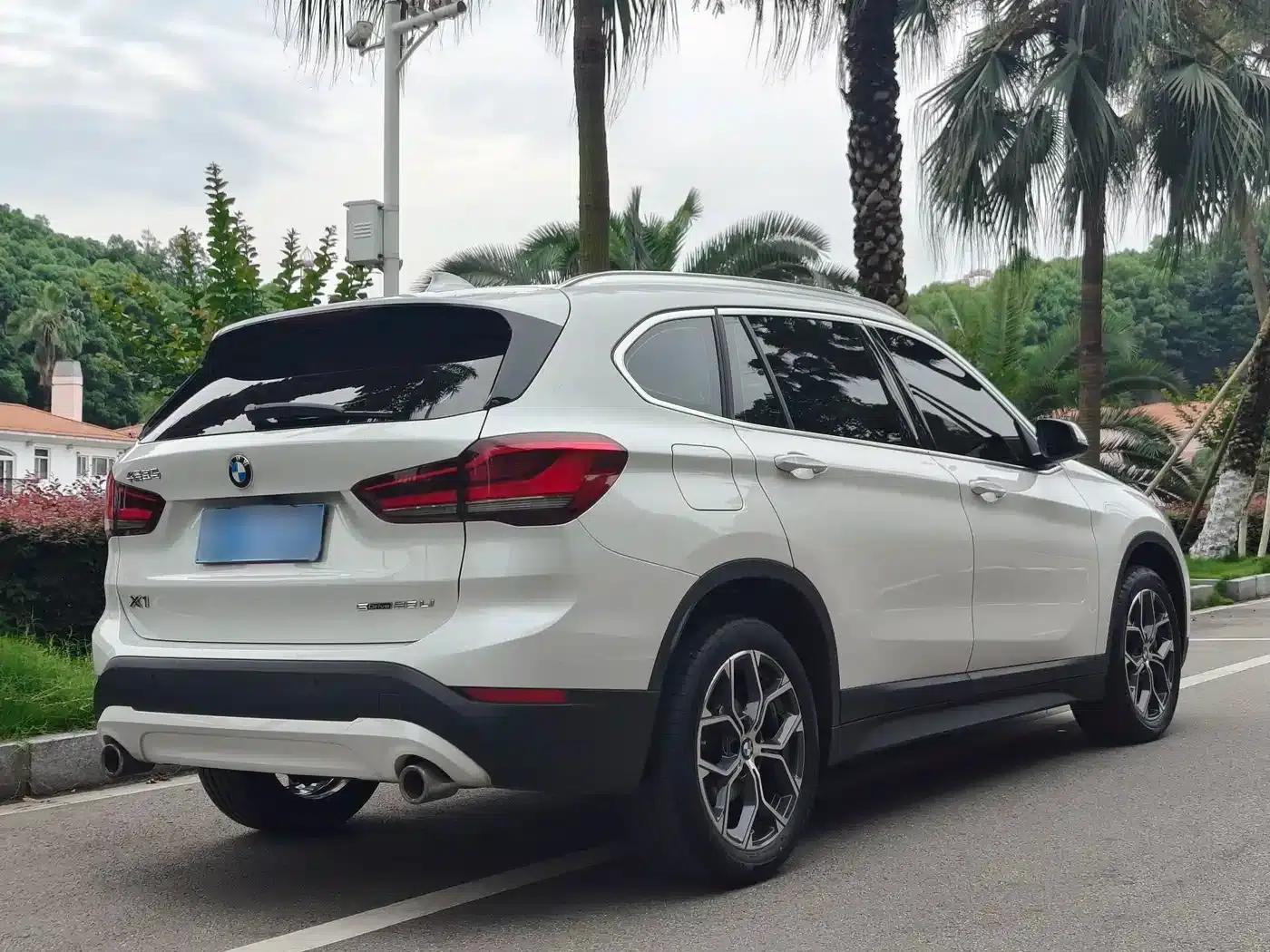 BMW X1 2022 sDrive25Li Leading Edition — миниатюра 5
