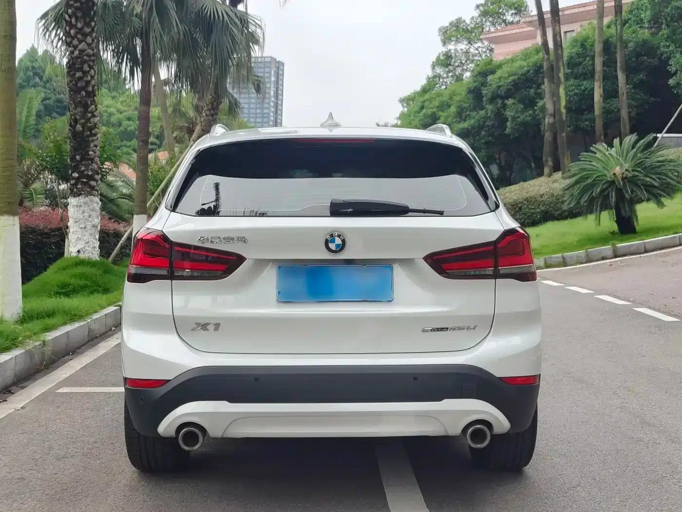 BMW X1 2022 sDrive25Li Leading Edition — миниатюра 6