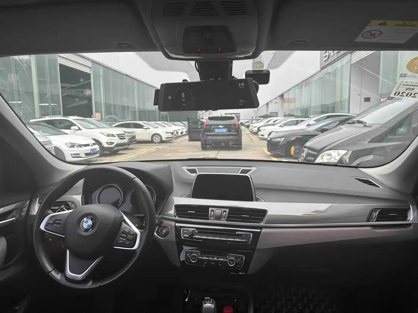 BMW X1 2018 xDrive20Li Premium — миниатюра 3