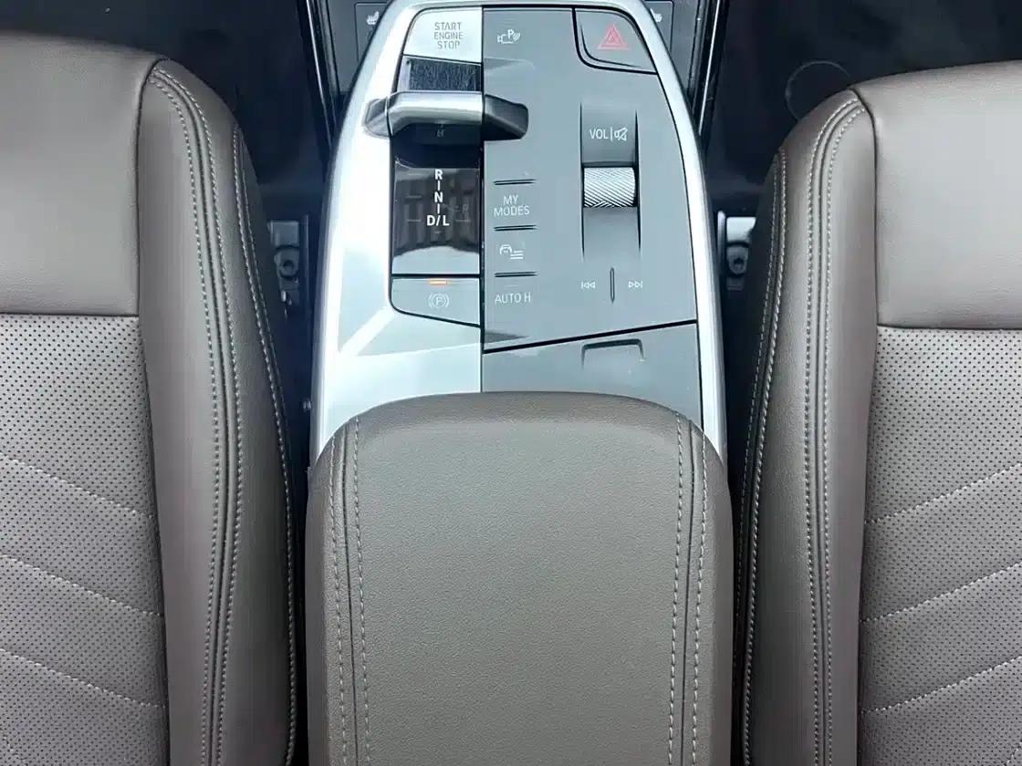 2023 BMW X1 sDrive20Li X Design Package — миниатюра 12