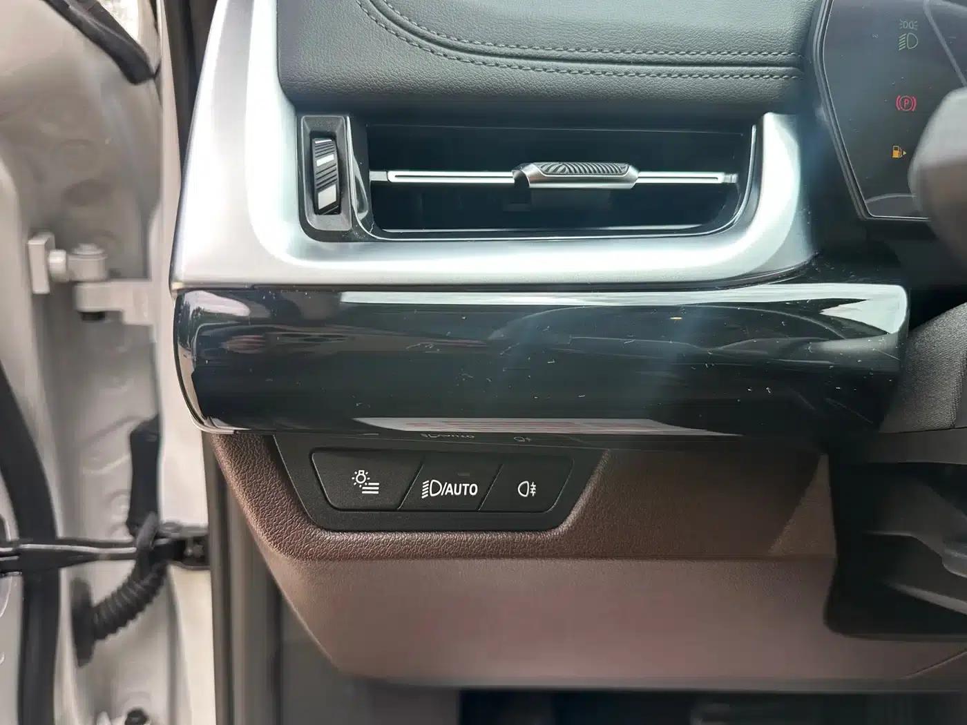 2023 BMW X1 sDrive20Li X Design Package — миниатюра 5