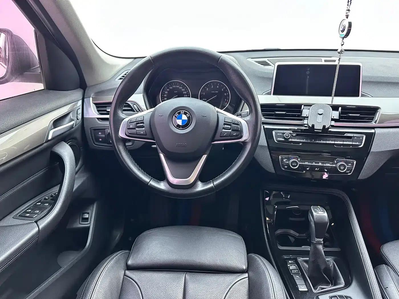 BMW X1 2016 xDrive20Li Luxury — миниатюра 10