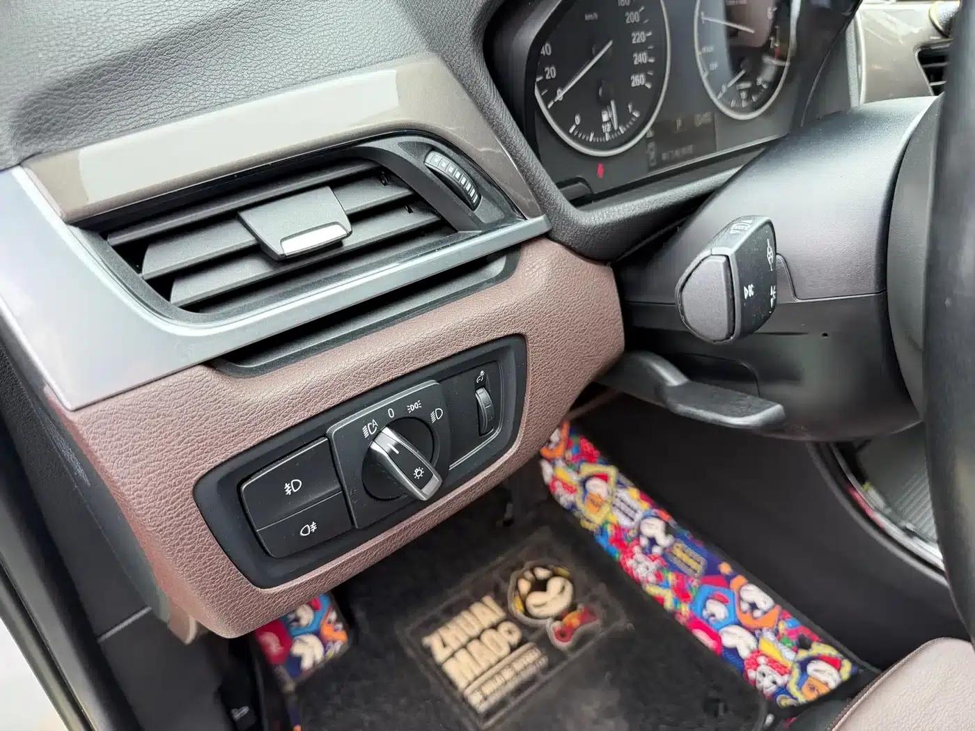 BMW X1 2018 sDrive18Li Premium — миниатюра 6