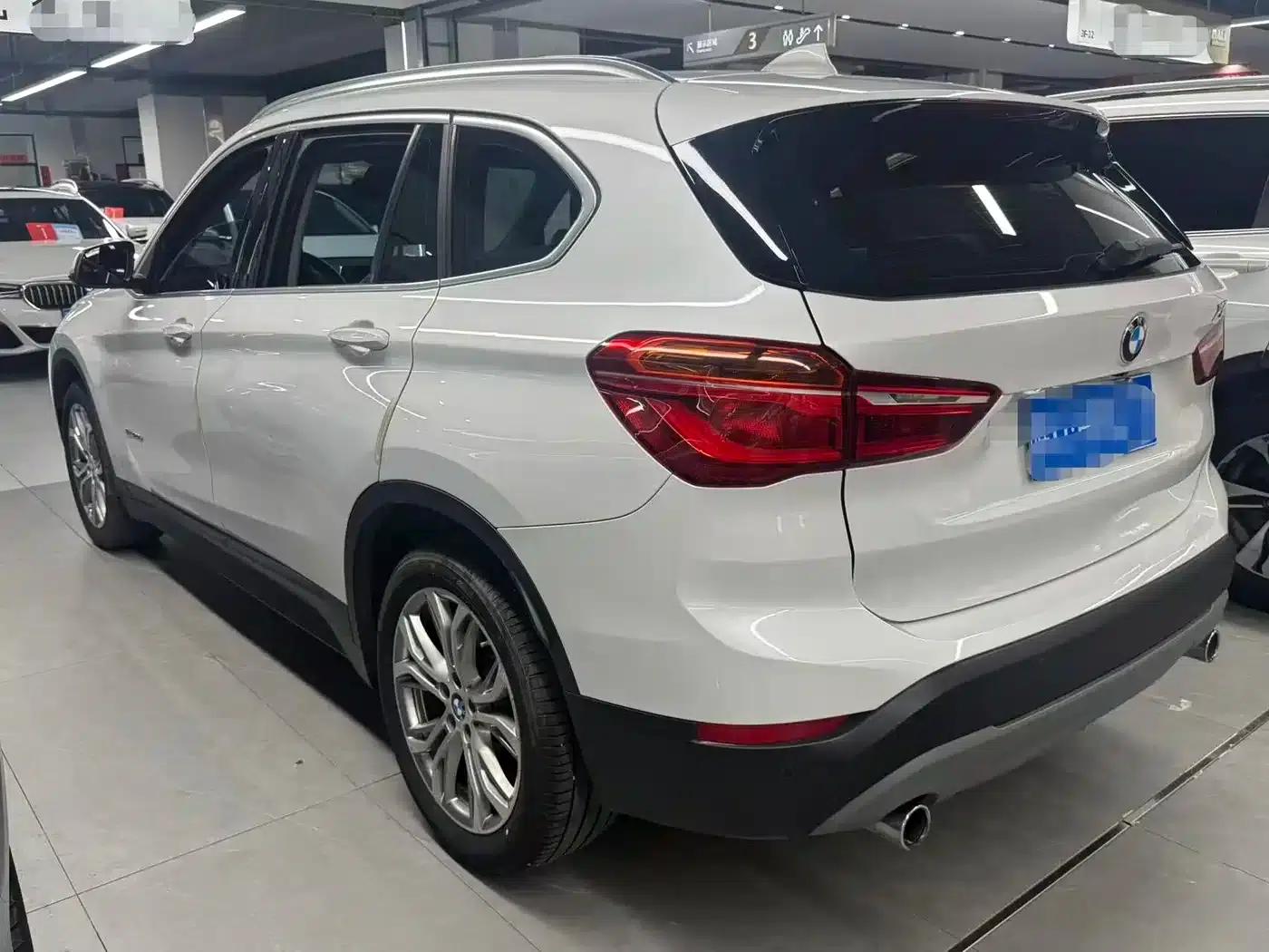 BMW X1 2018 sDrive20Li Leading Edition — миниатюра 11