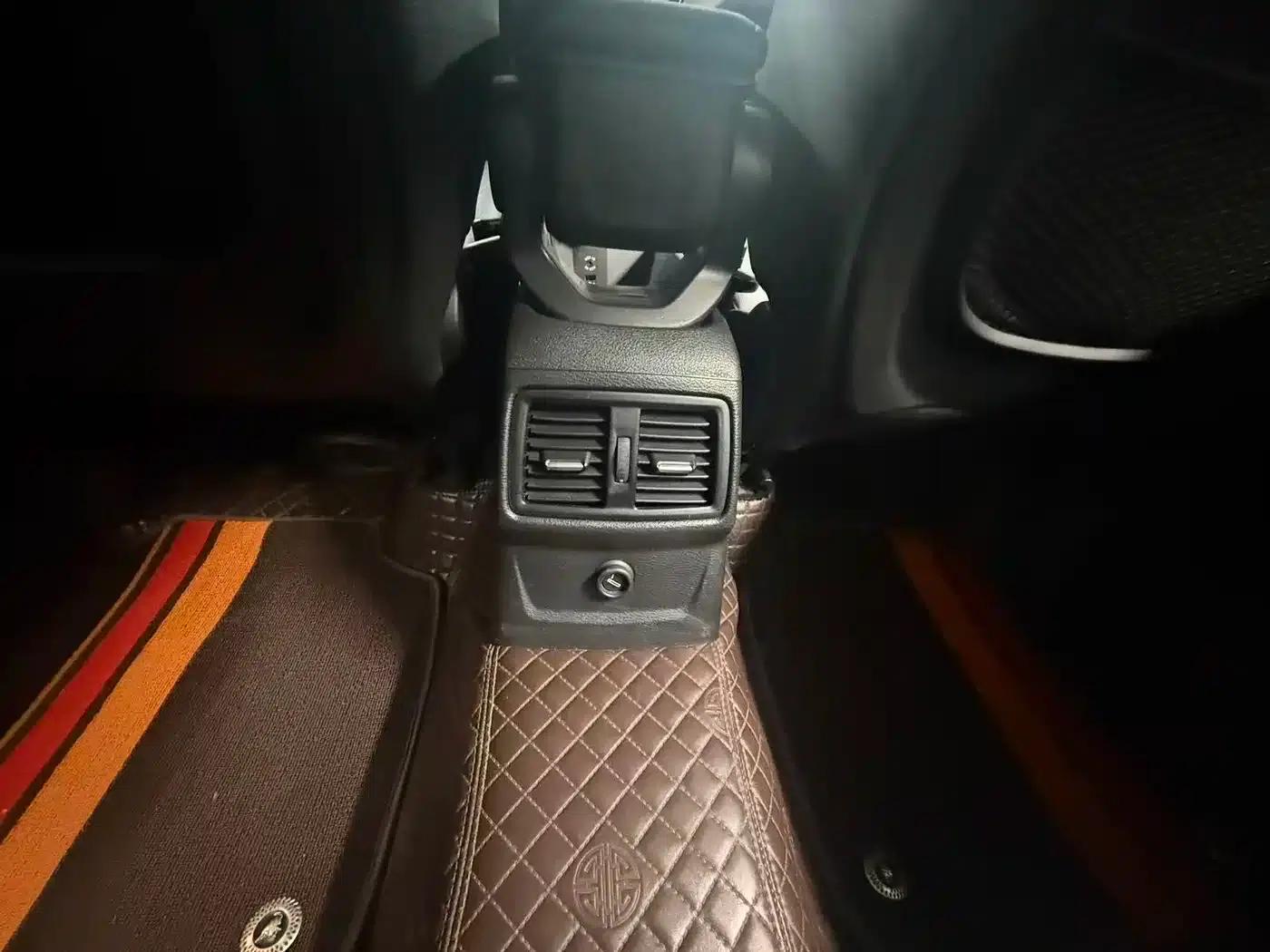 BMW X1 2018 sDrive20Li Leading Edition — миниатюра 4
