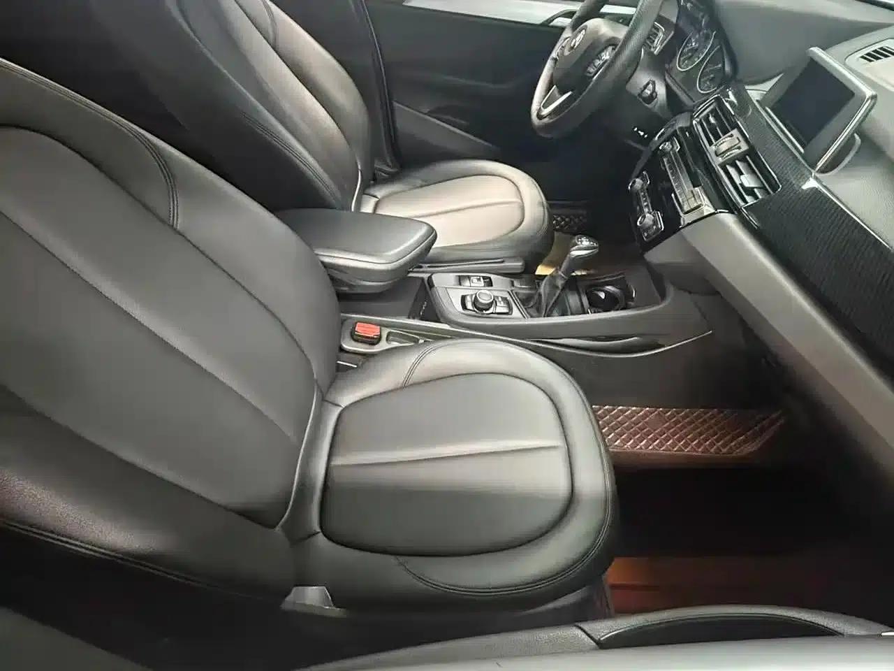 BMW X1 2018 sDrive20Li Leading Edition — миниатюра 10