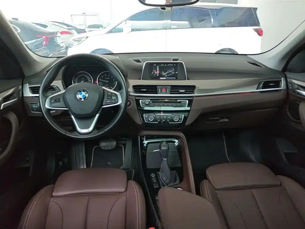 BMW X1 2016 sDrive20Li Luxury — миниатюра 9