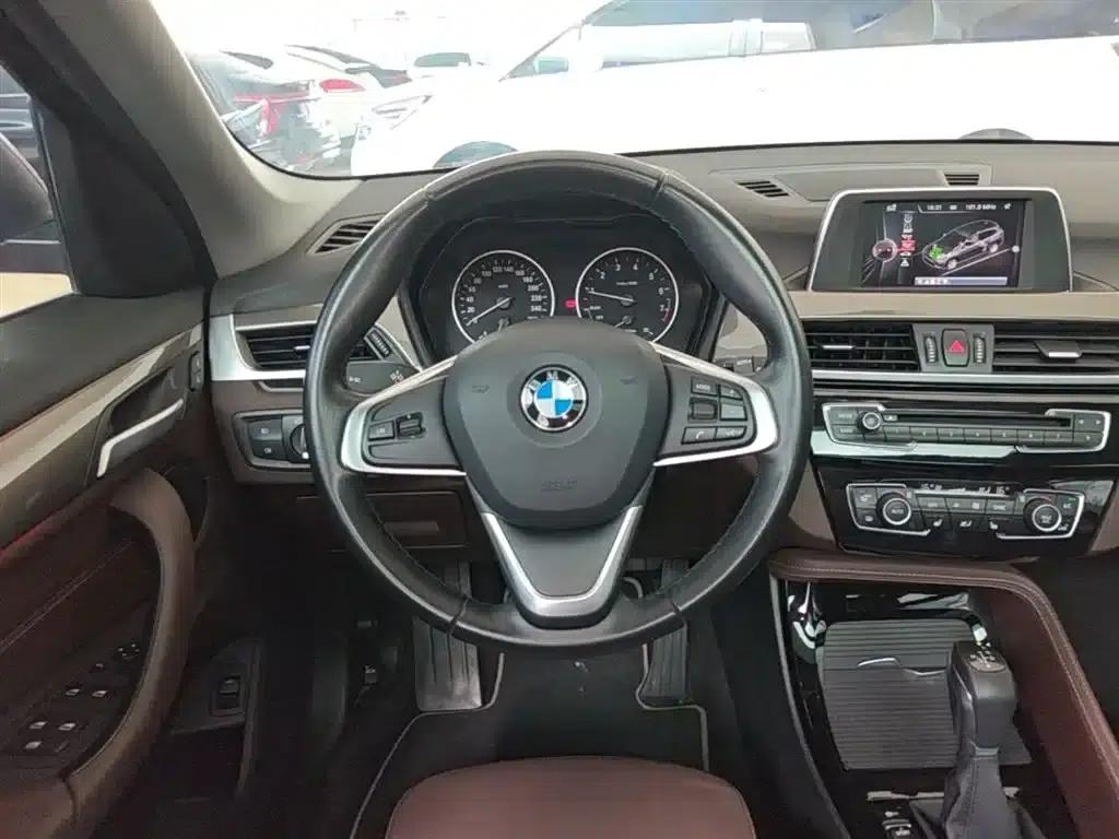 BMW X1 2016 sDrive20Li Luxury — миниатюра 10