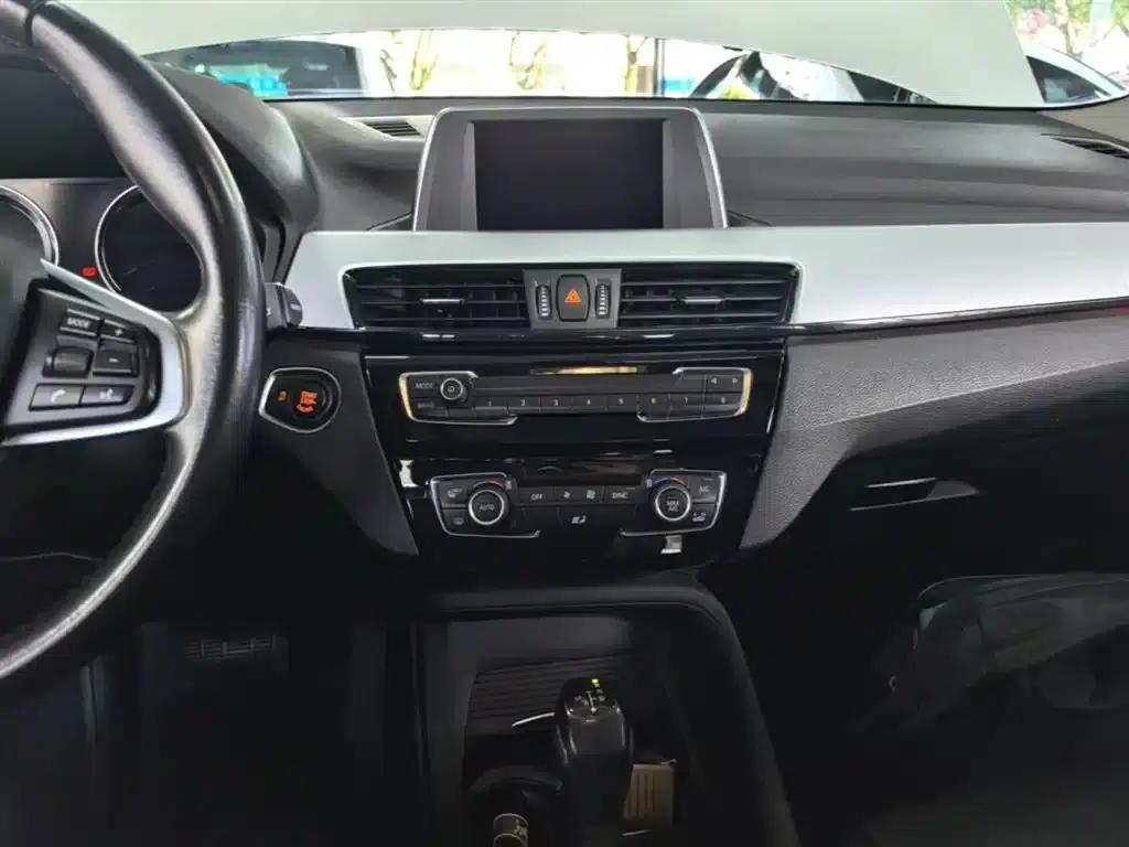 BMW X1 2019 sDrive20Li Leading Edition — миниатюра 13