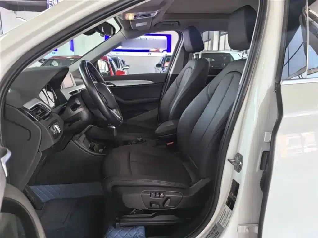 BMW X1 2019 sDrive20Li Leading Edition — миниатюра 15