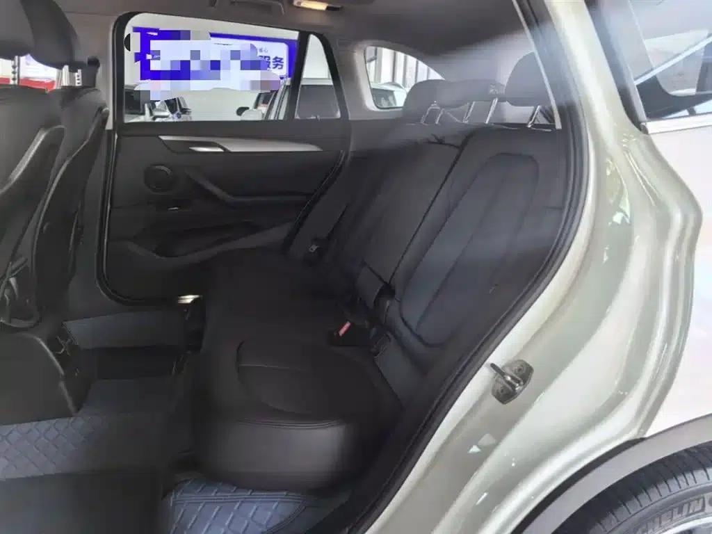 BMW X1 2019 sDrive20Li Leading Edition — миниатюра 17