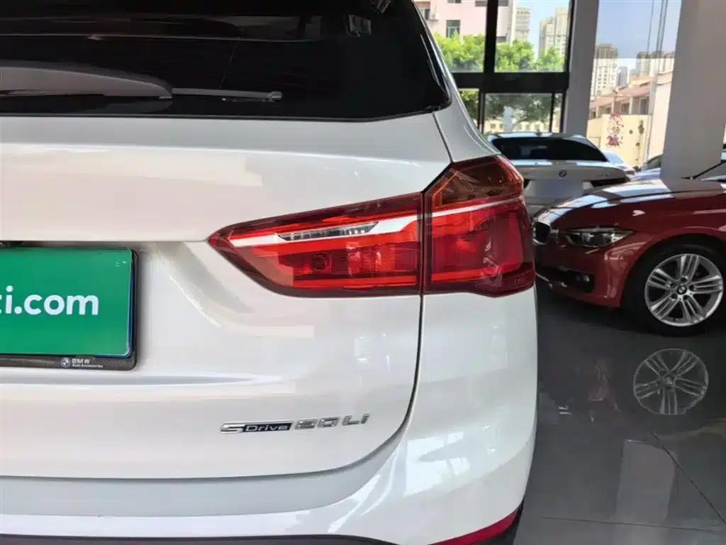 BMW X1 2019 sDrive20Li Leading Edition — миниатюра 8