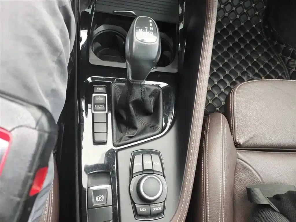 BMW X1 2018 sDrive18Li Premium — миниатюра 10