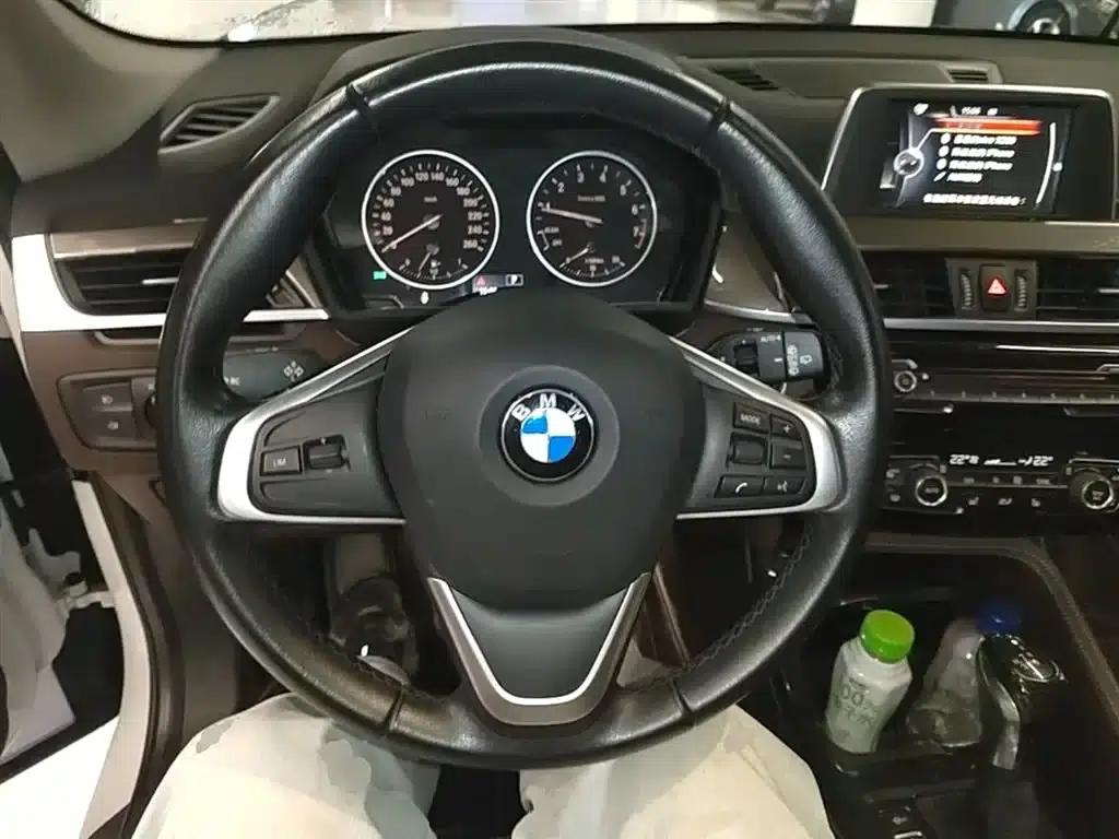 BMW X1 2016 sDrive20Li Luxury — миниатюра 11