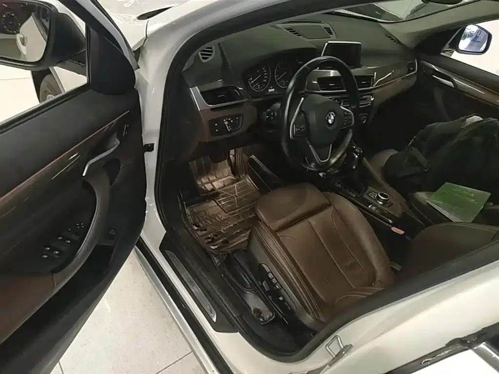 BMW X1 2016 sDrive20Li Luxury — миниатюра 16