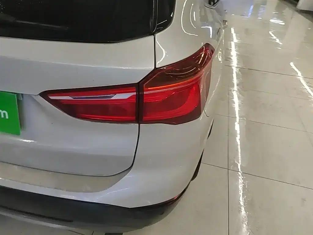 BMW X1 2016 sDrive20Li Luxury — миниатюра 8