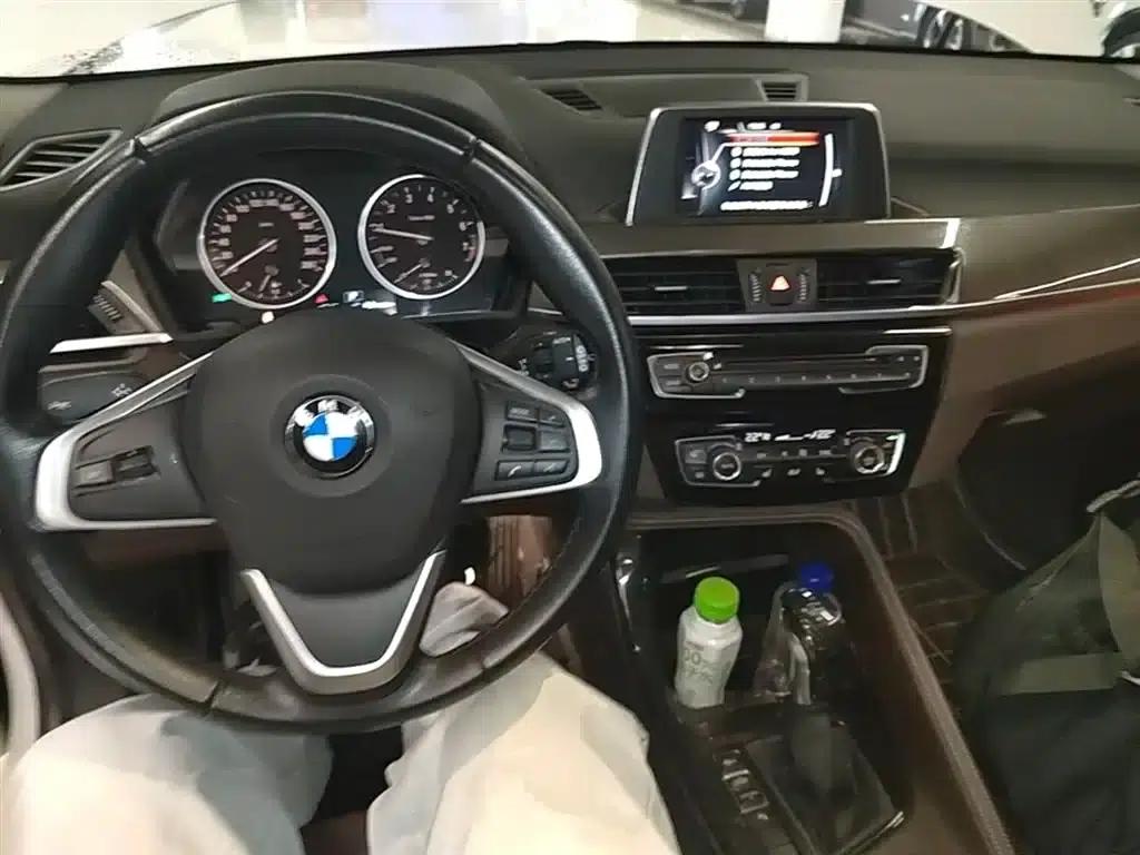 BMW X1 2016 sDrive20Li Luxury — миниатюра 10