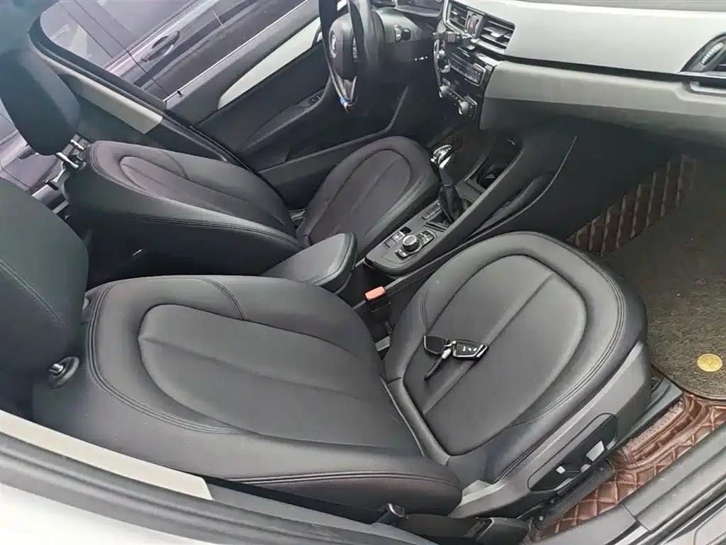 BMW X1 2018 sDrive20Li Leading Edition — миниатюра 25