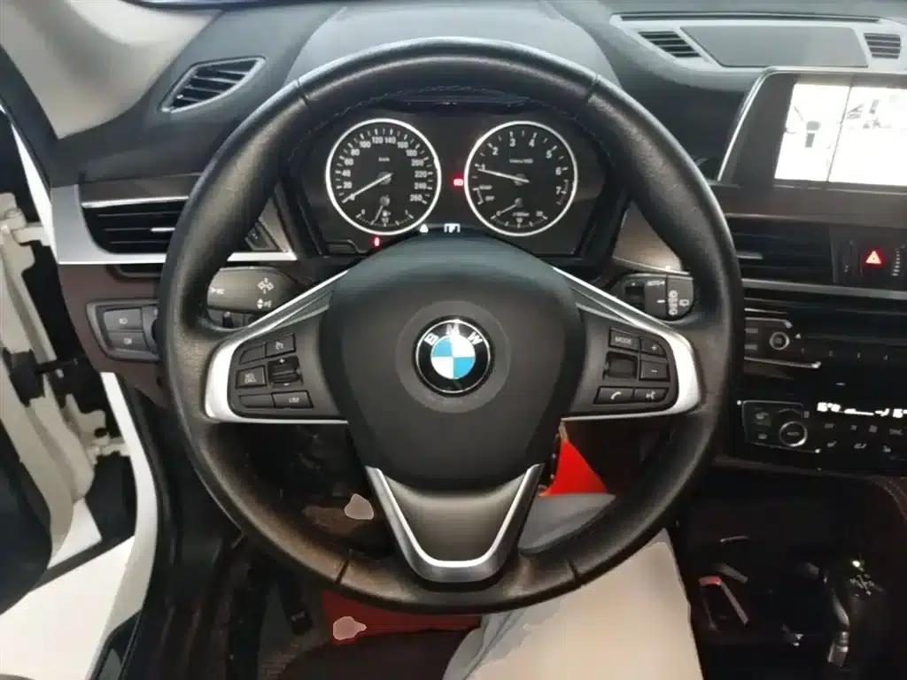 BMW X1 2016 sDrive20Li Luxury — миниатюра 11