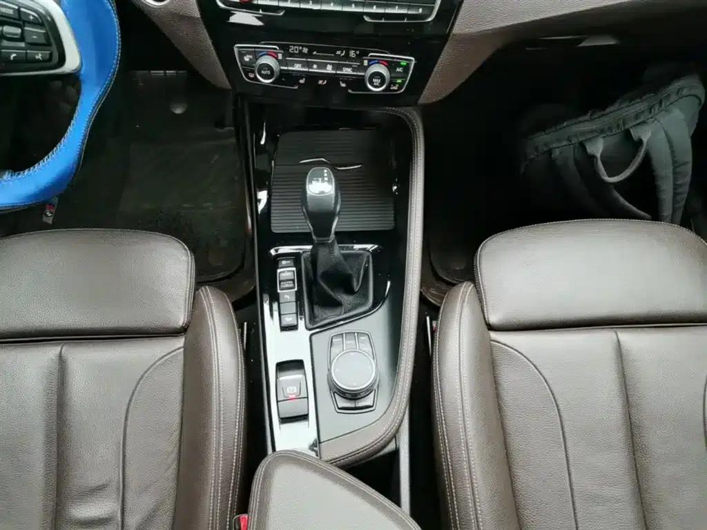 BMW X1 2018 xDrive20Li Luxury — миниатюра 14