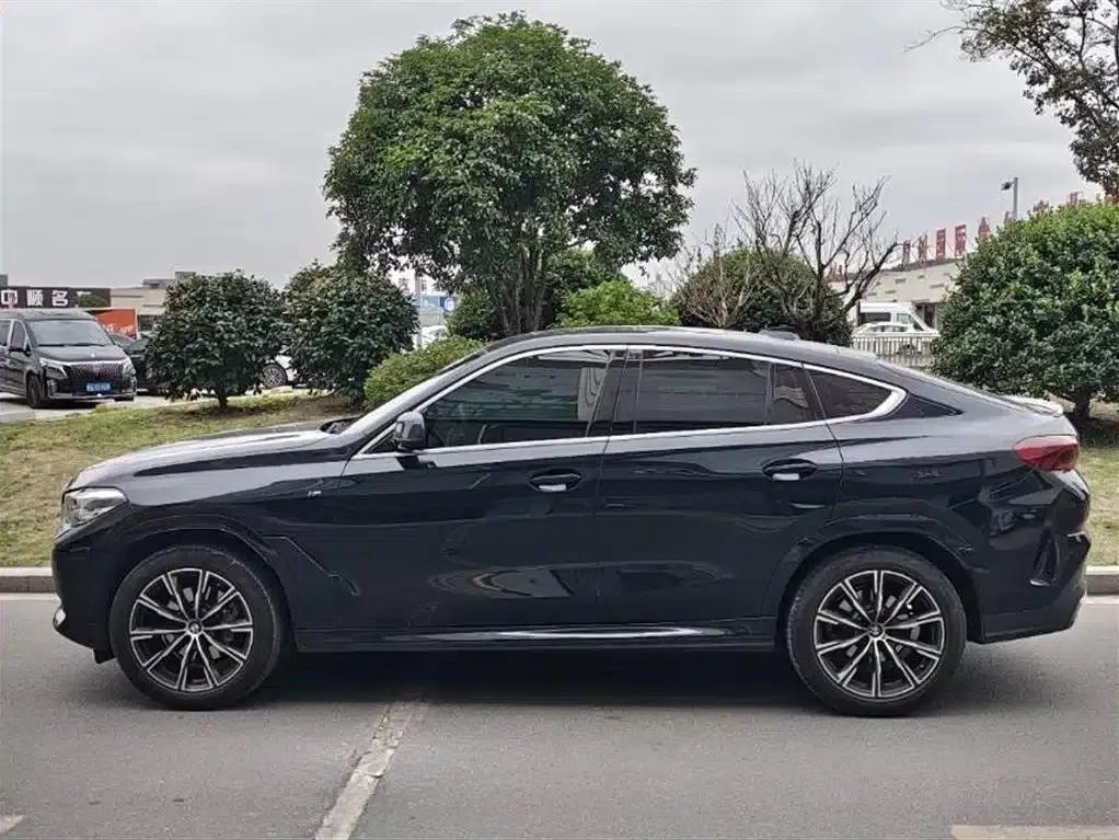 2022 BMW X6 xDrive30i M Sport Package — миниатюра 2