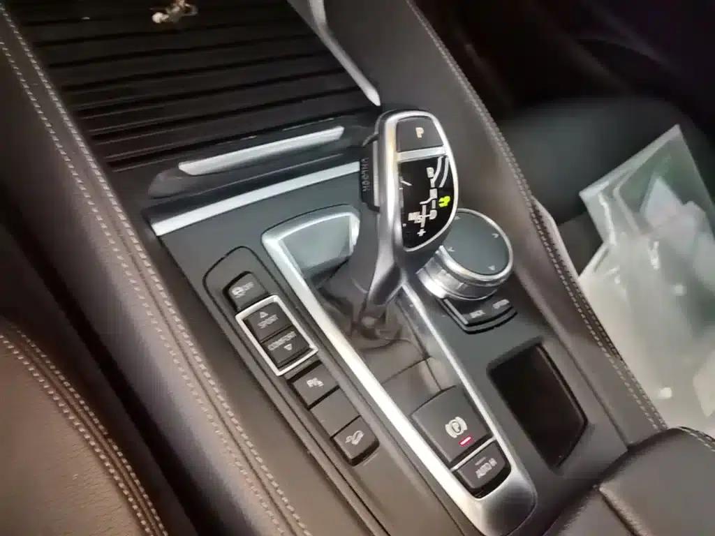 BMW X6 2018 xDrive35i Leading Edition — миниатюра 14