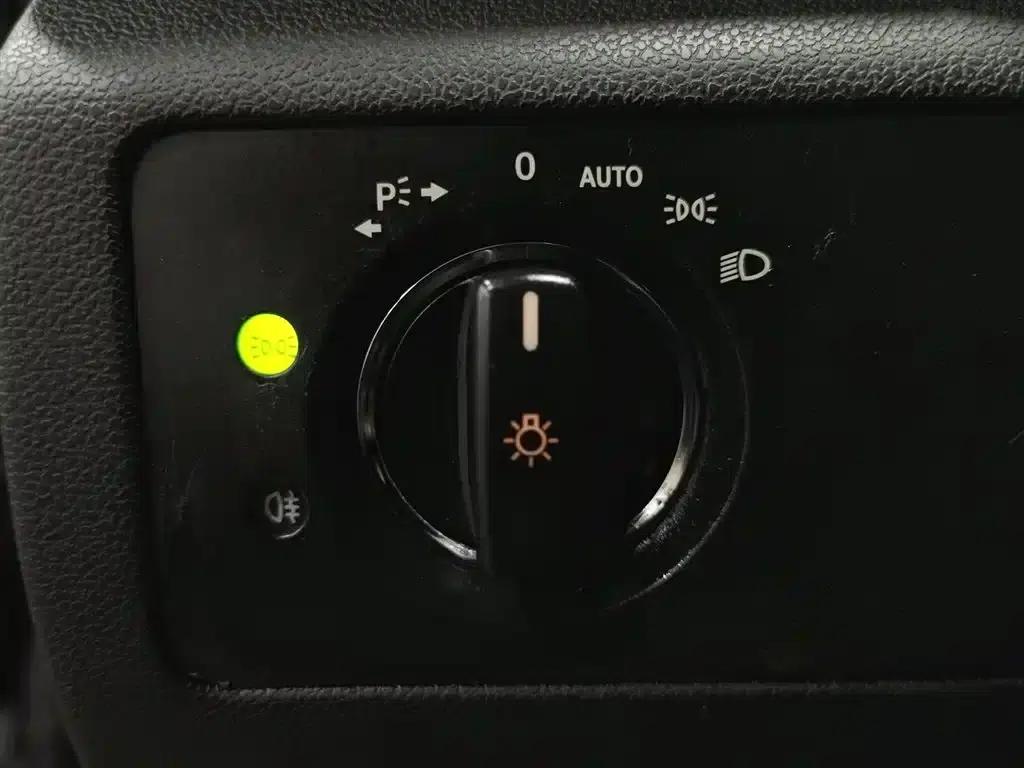2015 Mercedes-Benz R-Class R 320 4MATIC Luxury — миниатюра 21