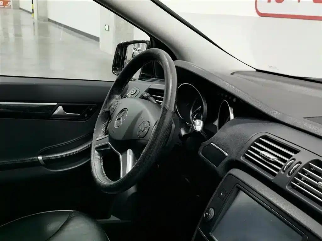 2015 Mercedes-Benz R-Class R 320 4MATIC Luxury — миниатюра 22