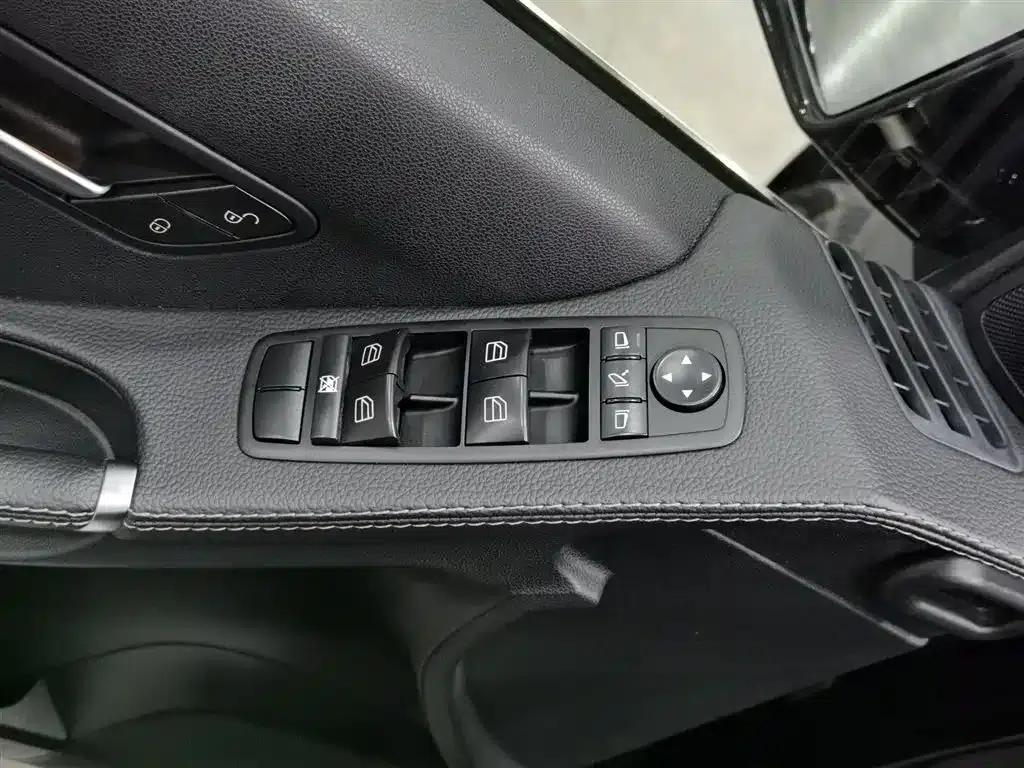 2015 Mercedes-Benz R-Class R 320 4MATIC Luxury — миниатюра 9