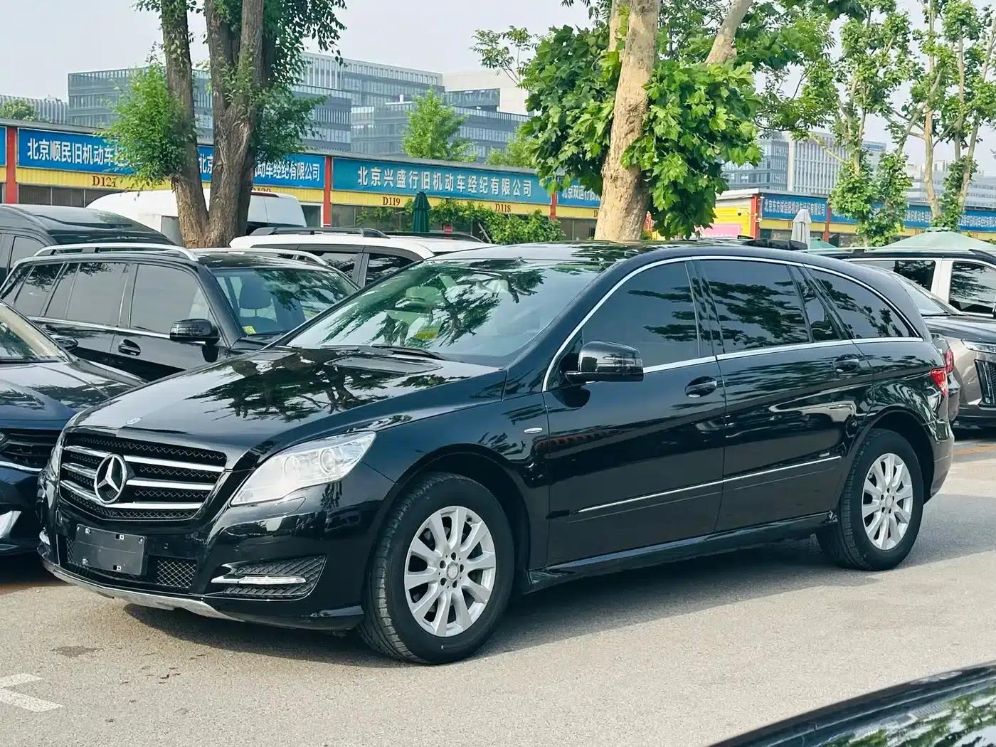 2017 Mercedes-Benz R-Class R 320 4MATIC Business Edition — миниатюра 1