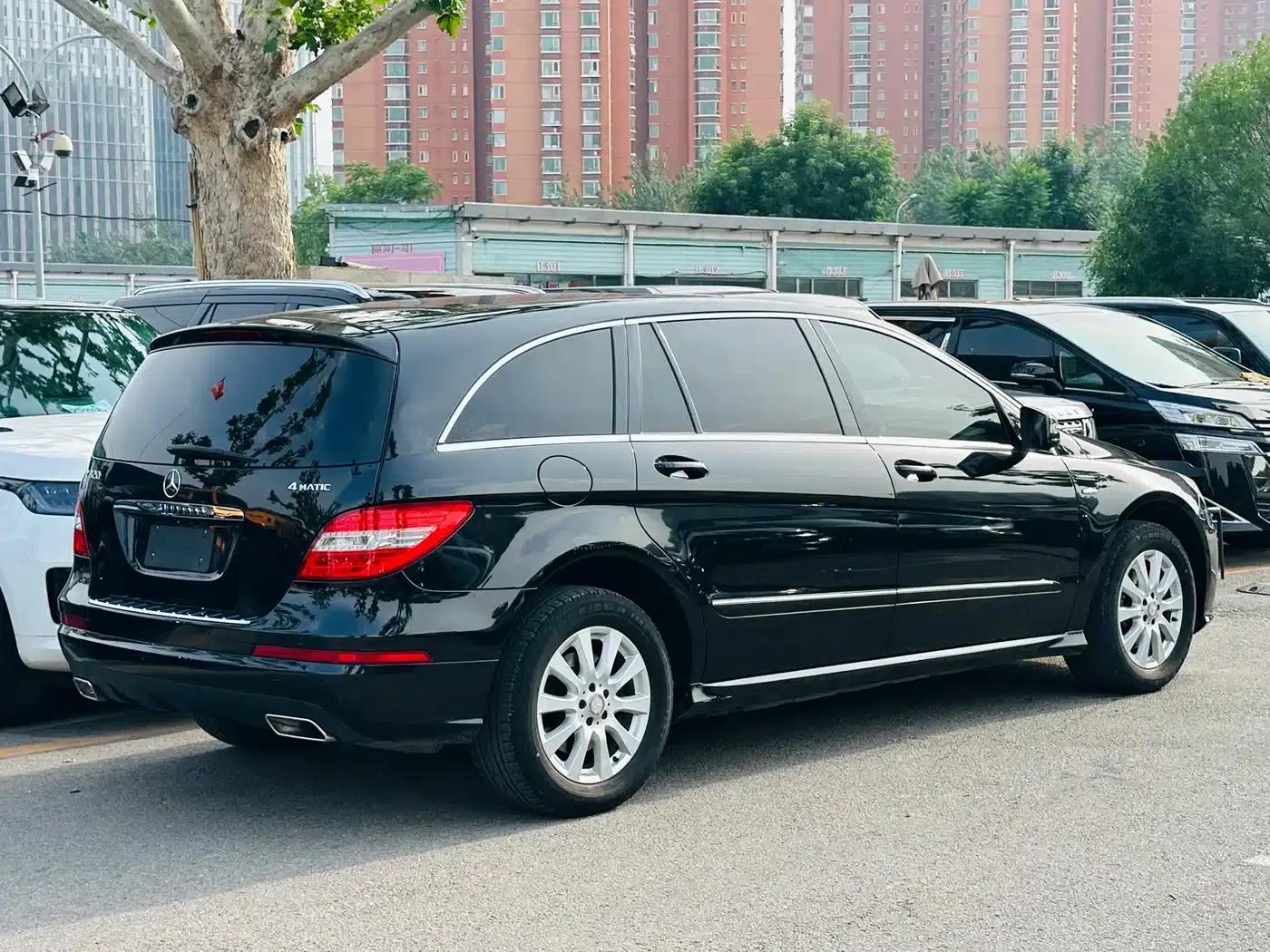 2017 Mercedes-Benz R-Class R 320 4MATIC Business Edition — миниатюра 4