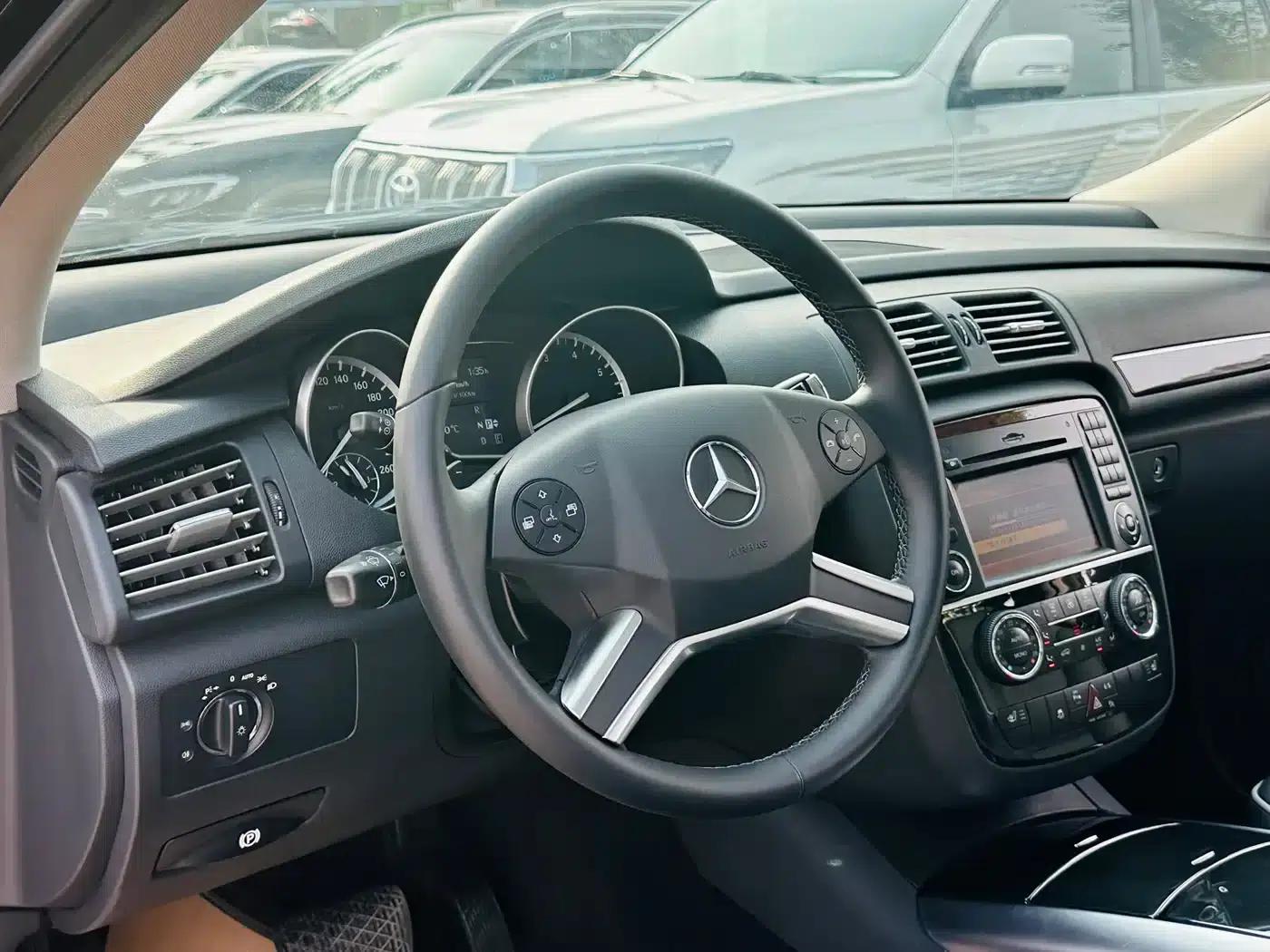 2017 Mercedes-Benz R-Class R 320 4MATIC Business Edition — миниатюра 8