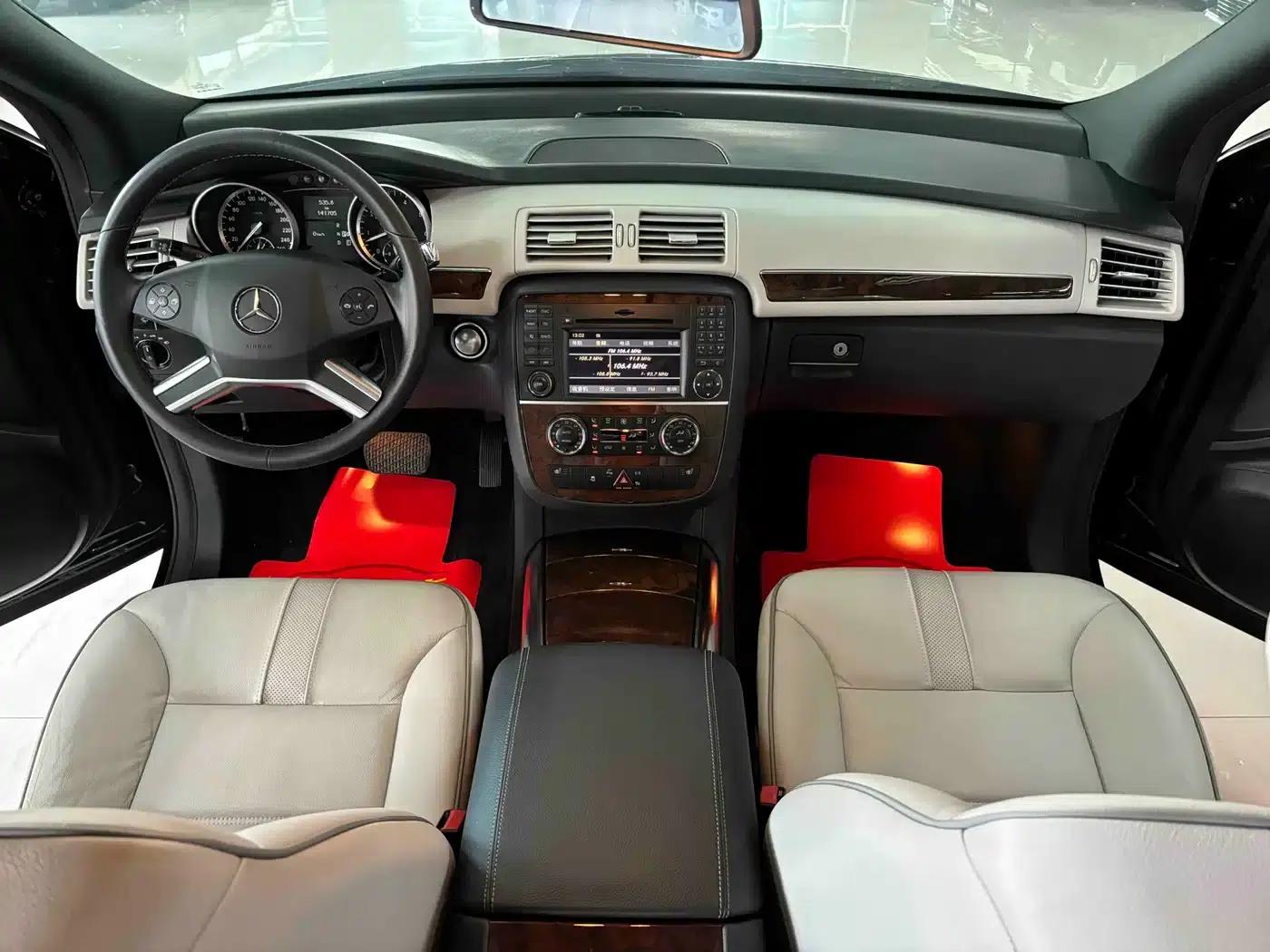 2011 Mercedes-Benz R-Class R 350 L 4MATIC — миниатюра 11