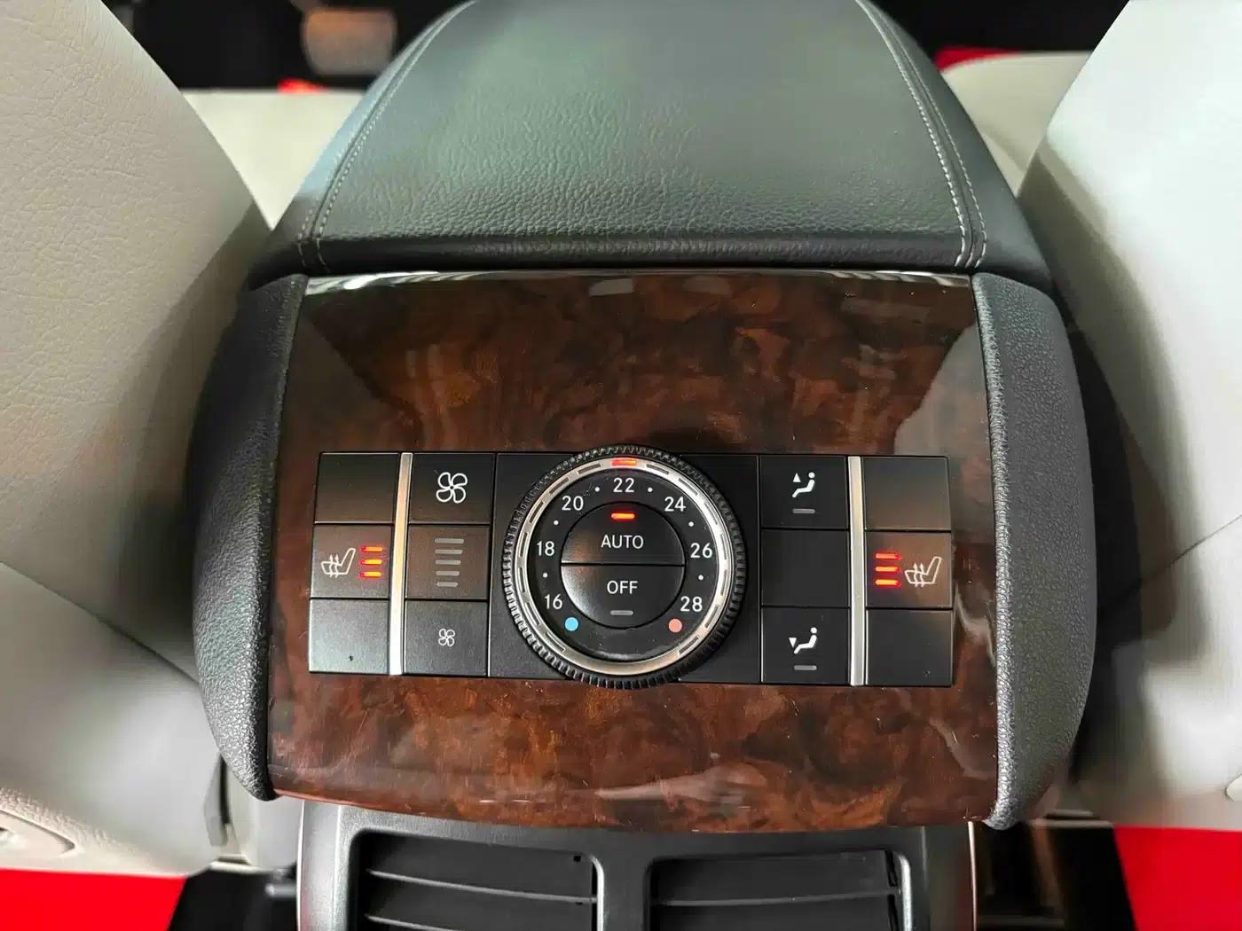 2011 Mercedes-Benz R-Class R 350 L 4MATIC — миниатюра 17