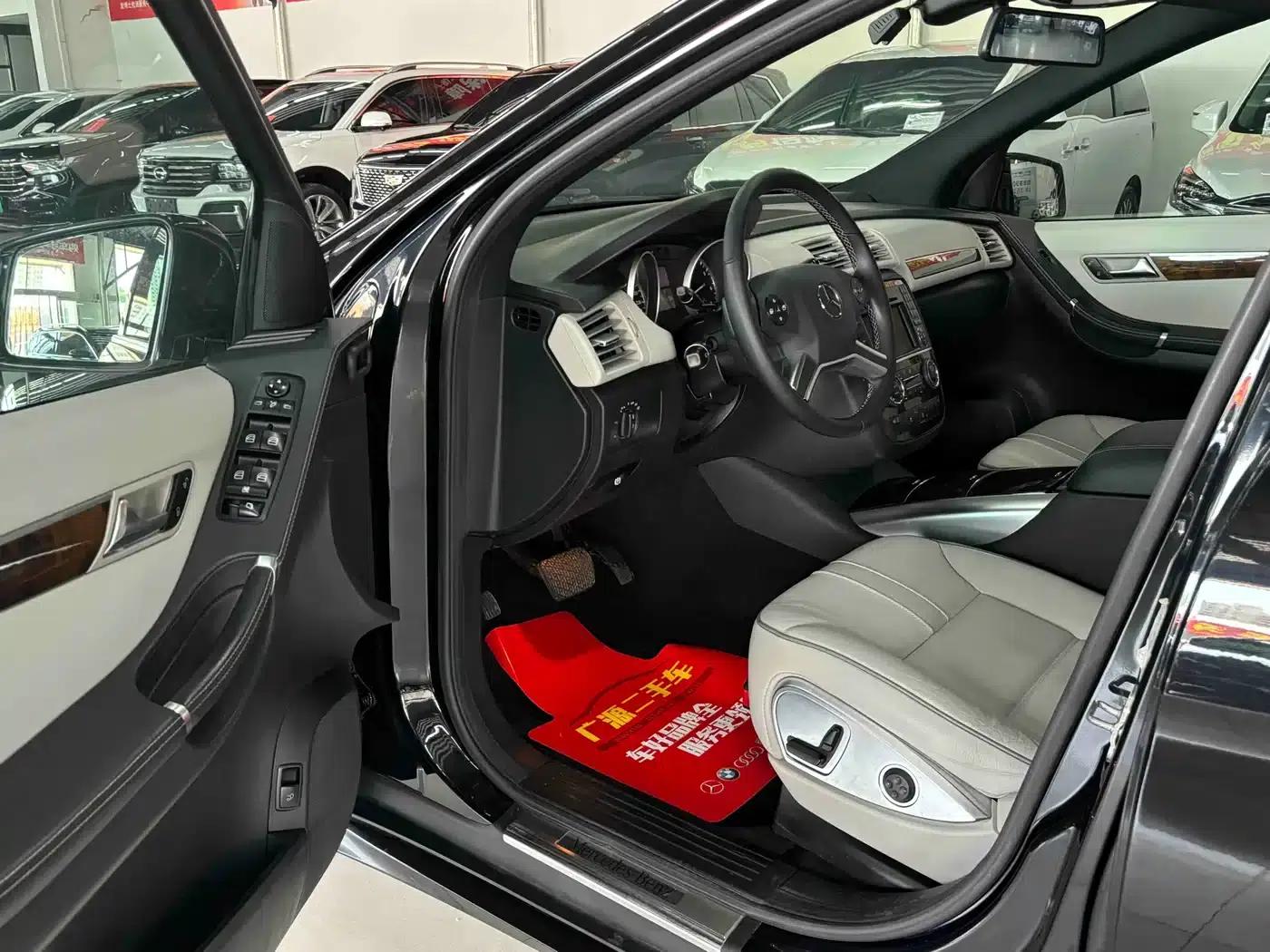 2011 Mercedes-Benz R-Class R 350 L 4MATIC — миниатюра 7