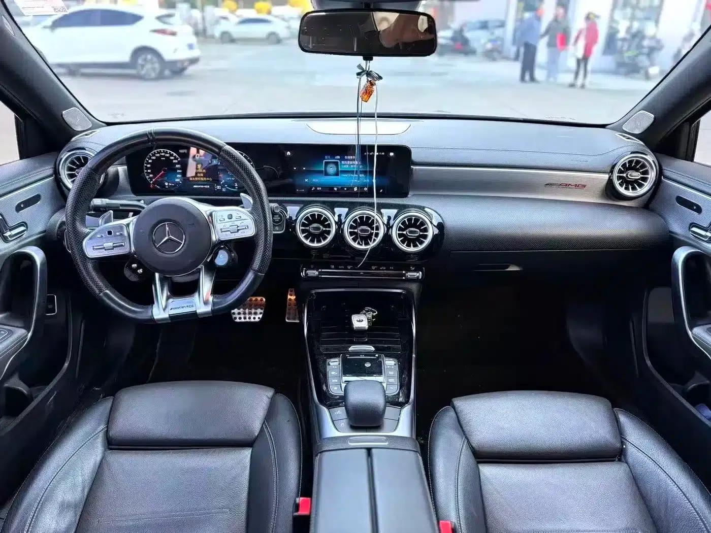2022 Mercedes-Benz A-Class AMG A 35 L 4MATIC — миниатюра 4
