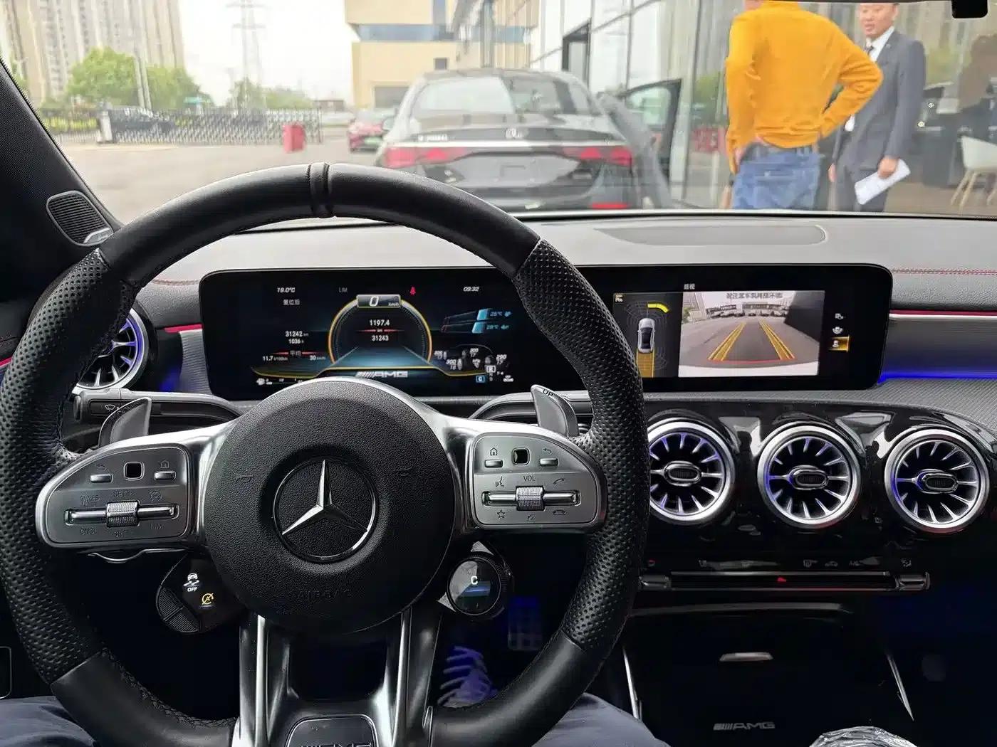 2023 Mercedes-Benz A-Class AMG A 35 L 4MATIC — миниатюра 5