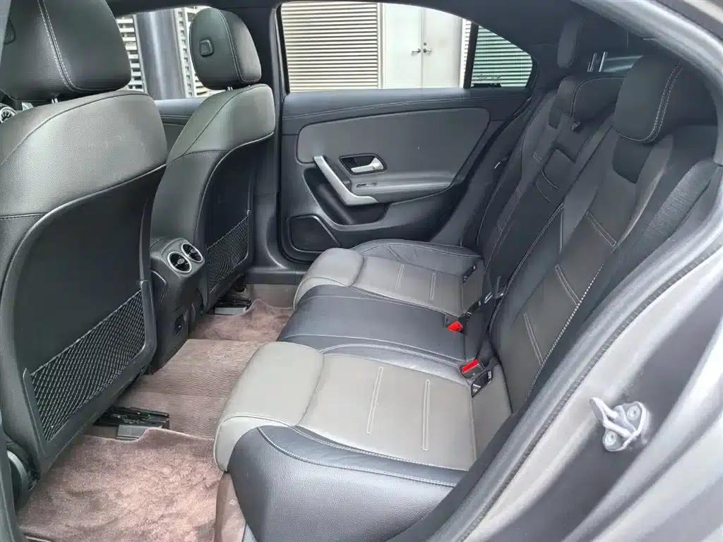 2023 Mercedes-Benz A-Class AMG A 35 L 4MATIC — миниатюра 4