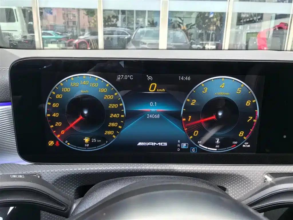 2023 Mercedes-Benz A-Class AMG A 35 L 4MATIC — миниатюра 10