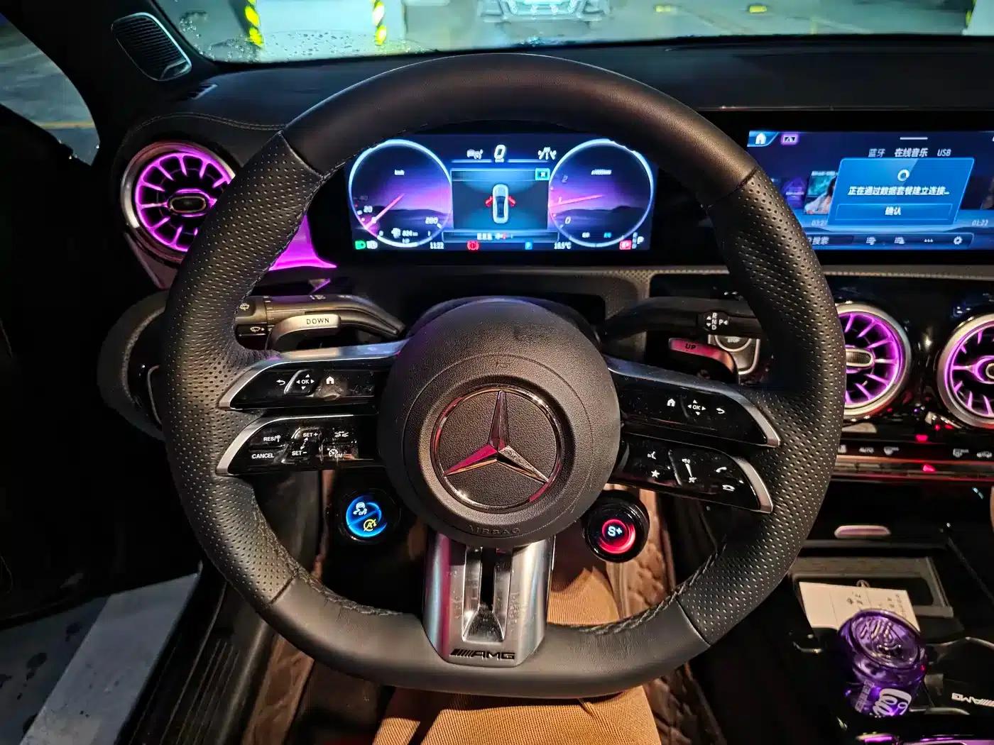 2025 Mercedes-Benz A-Class AMG A 35 L 4MATIC — миниатюра 5