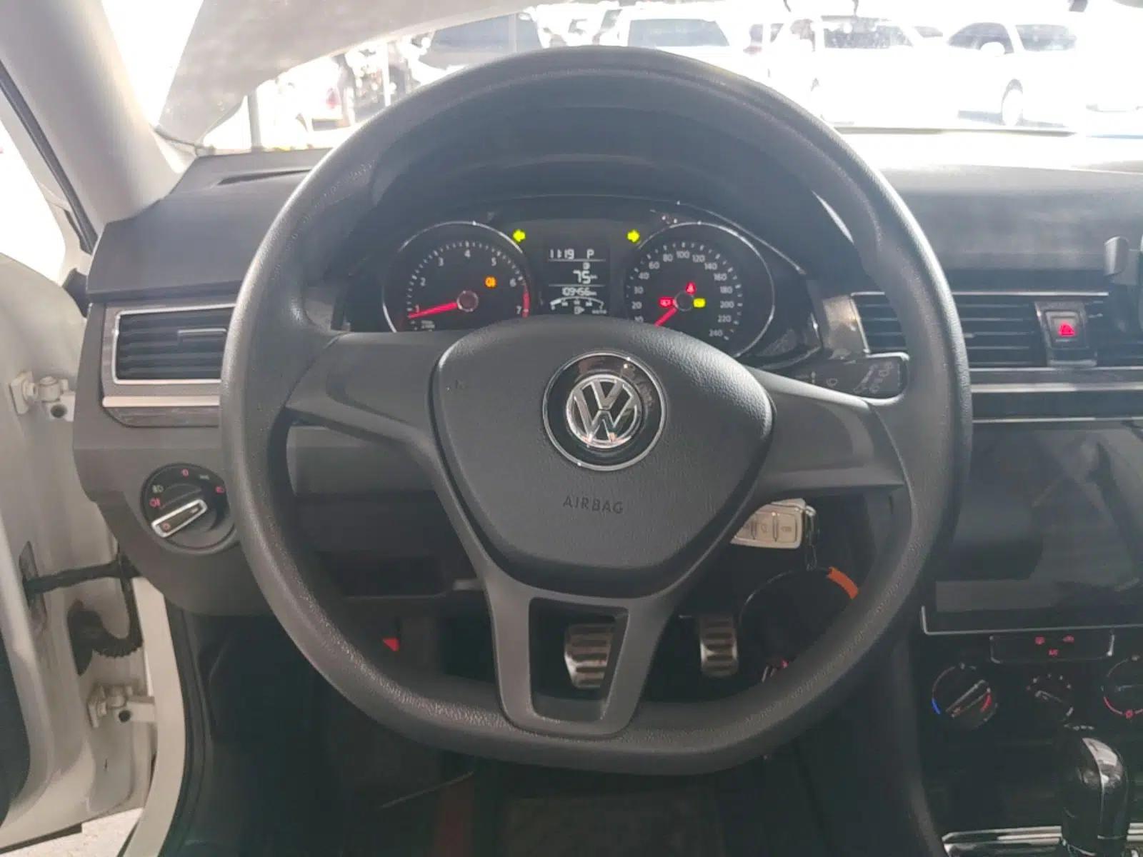 Used Volkswagen C-TREK 2017 230TSI DSG Comfort Version — миниатюра 13