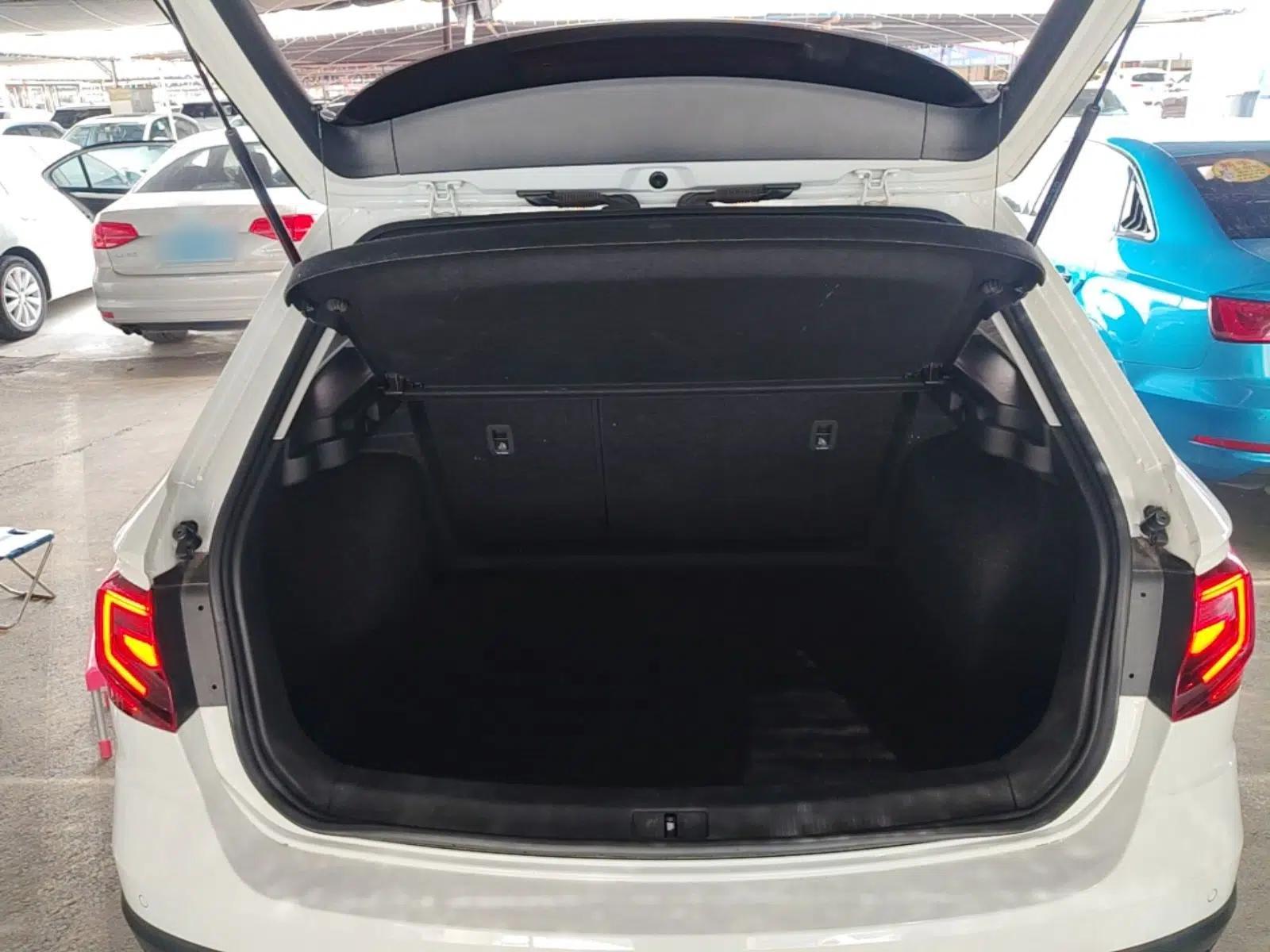Used Volkswagen C-TREK 2017 230TSI DSG Comfort Version — миниатюра 22