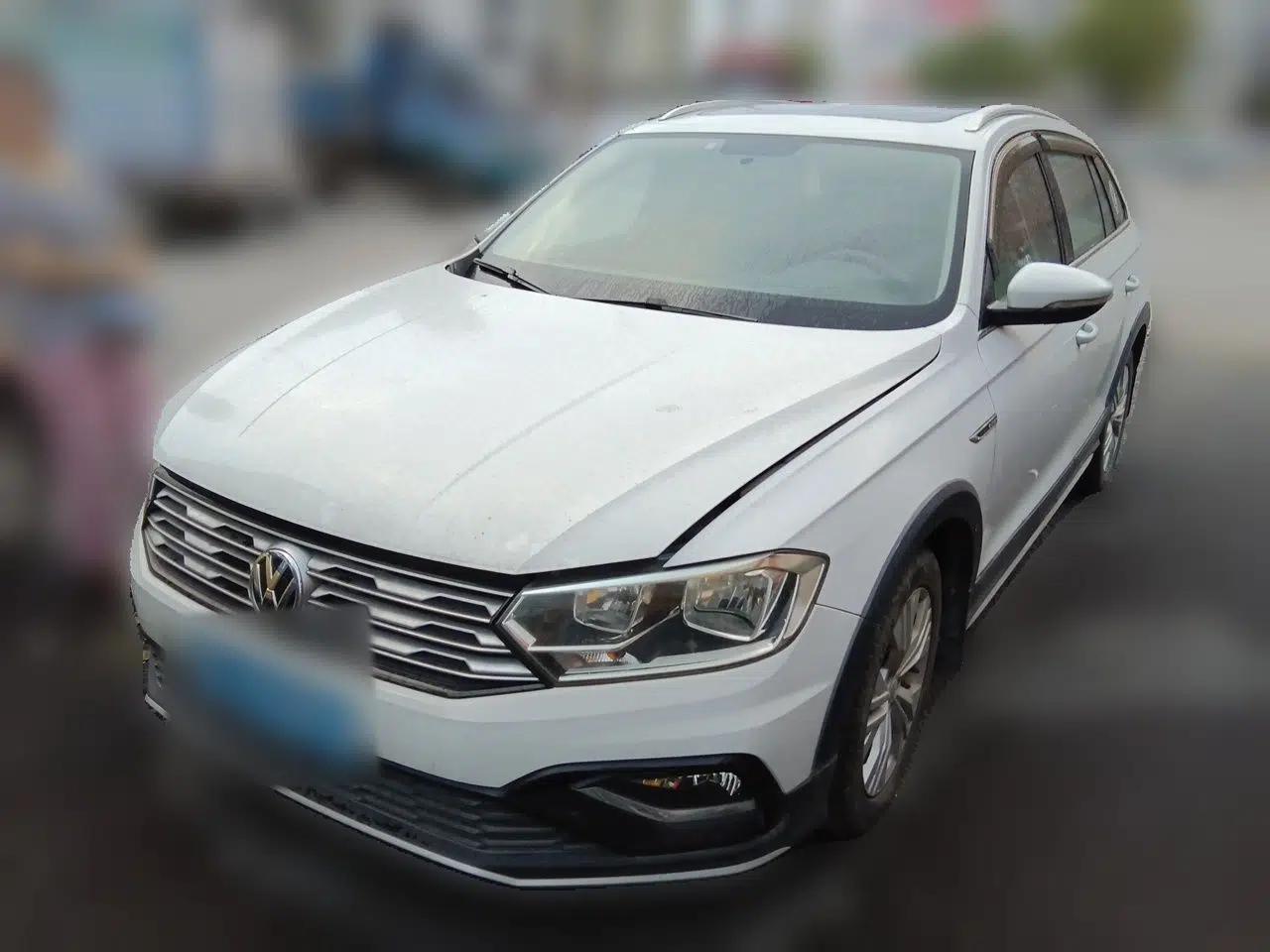 Used Volkswagen C-TREK 2017 1.6L Manual Comfort Model — миниатюра 1