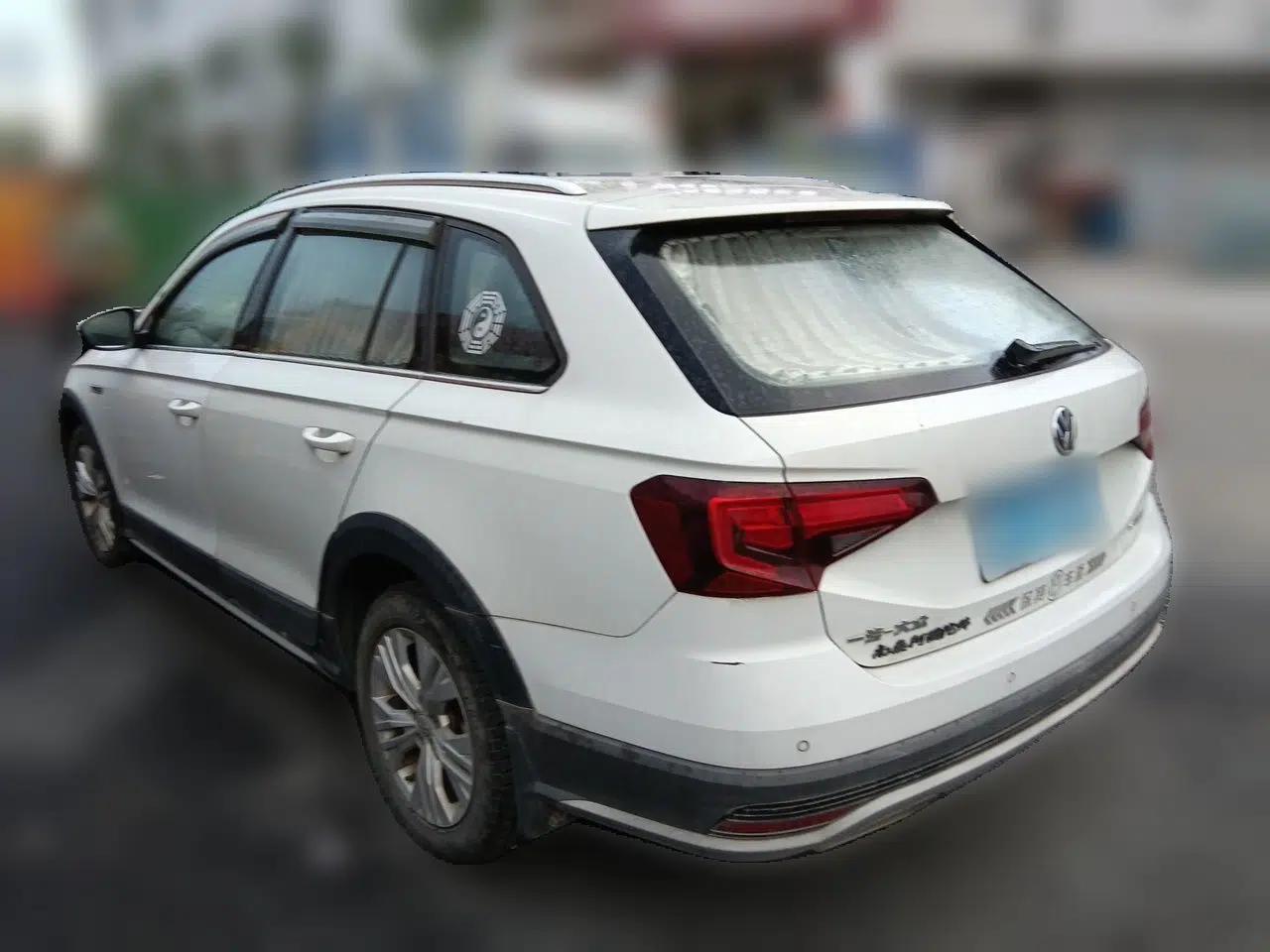 Used Volkswagen C-TREK 2017 1.6L Manual Comfort Model — миниатюра 4