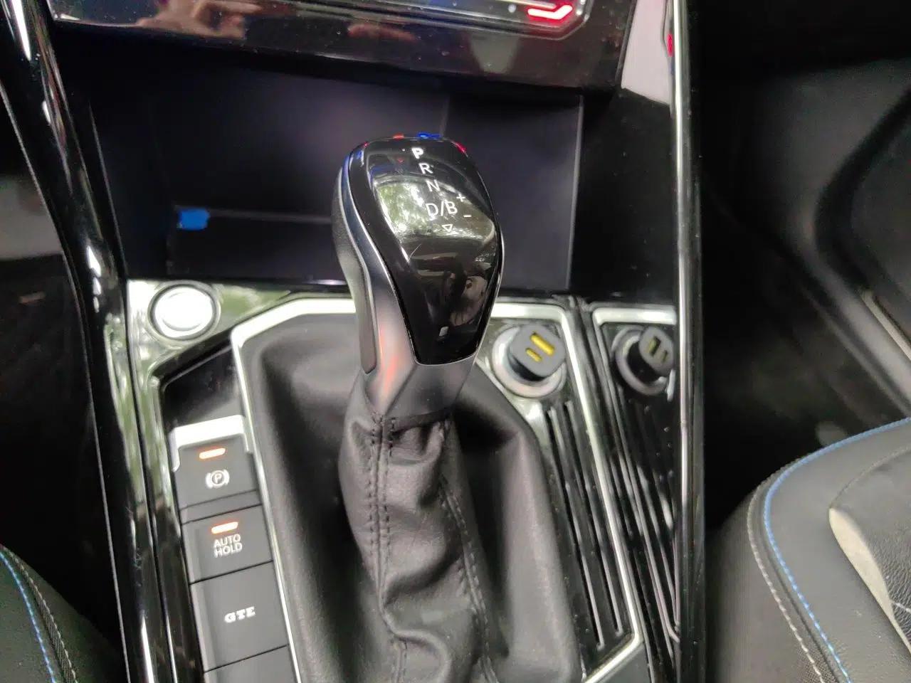 Used Volkswagen Tayron GTE Plug-in Hybrid 2020 1.4T Luxury Model — миниатюра 14