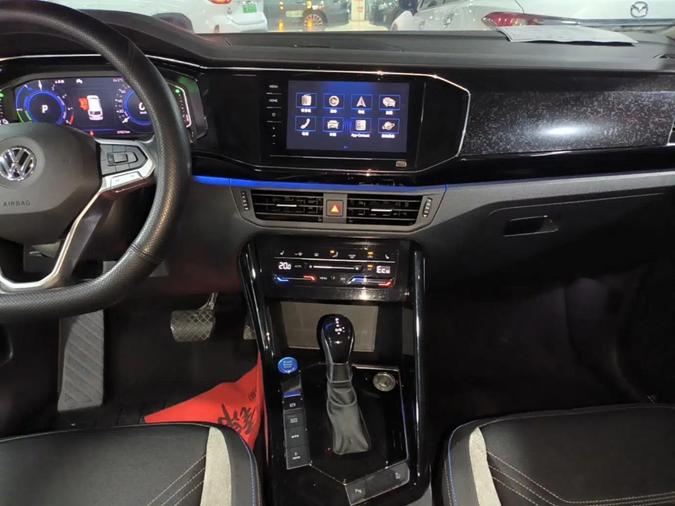 Used Volkswagen Tayron GTE Plug-in Hybrid 2020 1.4T Luxury Model — миниатюра 15