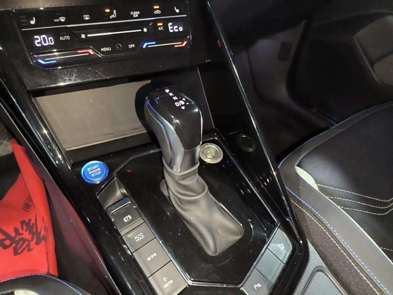 Used Volkswagen Tayron GTE Plug-in Hybrid 2020 1.4T Luxury Model — миниатюра 16