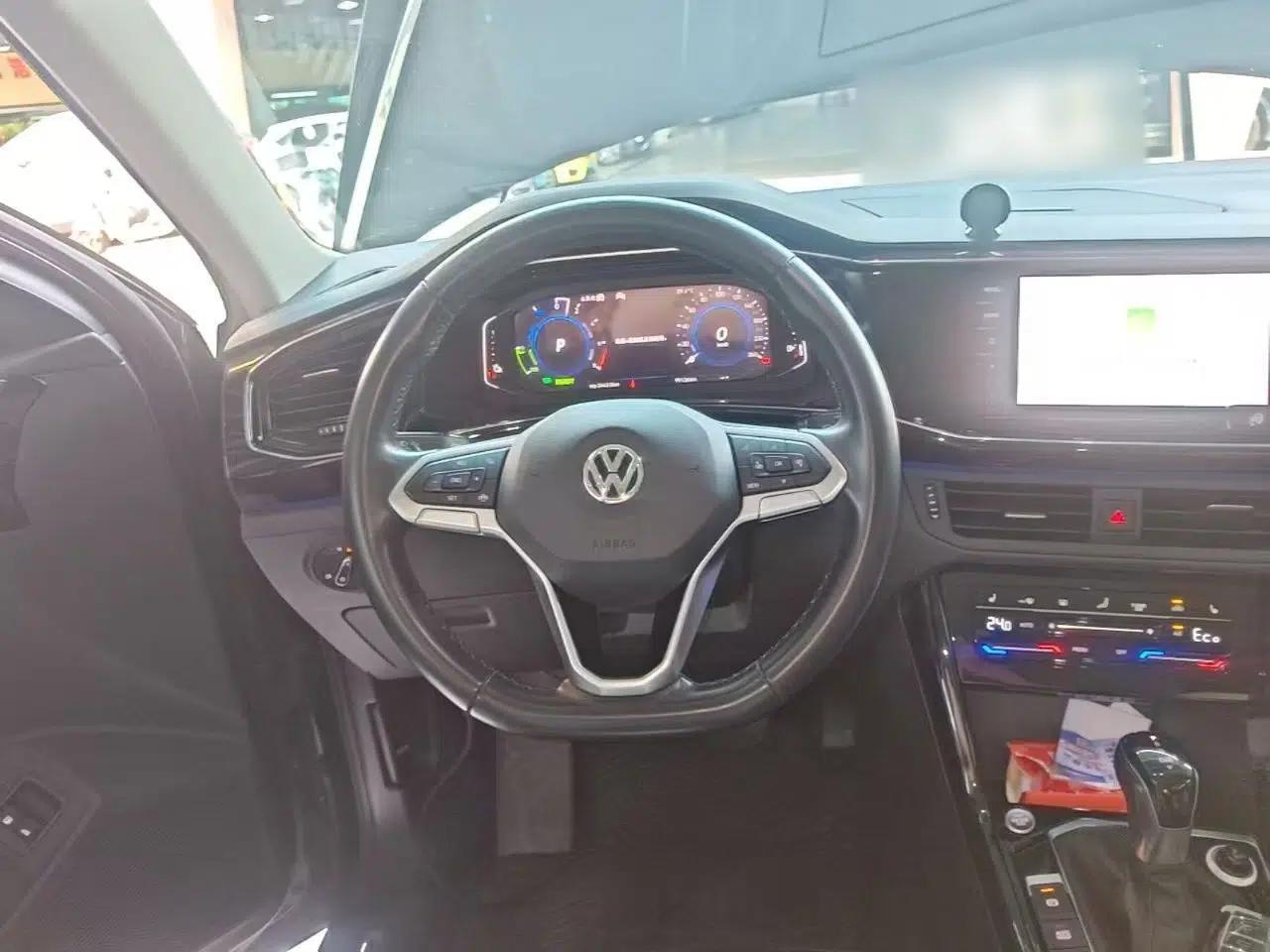 Used Volkswagen Tayron GTE Plug-in Hybrid 2020 1.4T Luxury Model — миниатюра 13