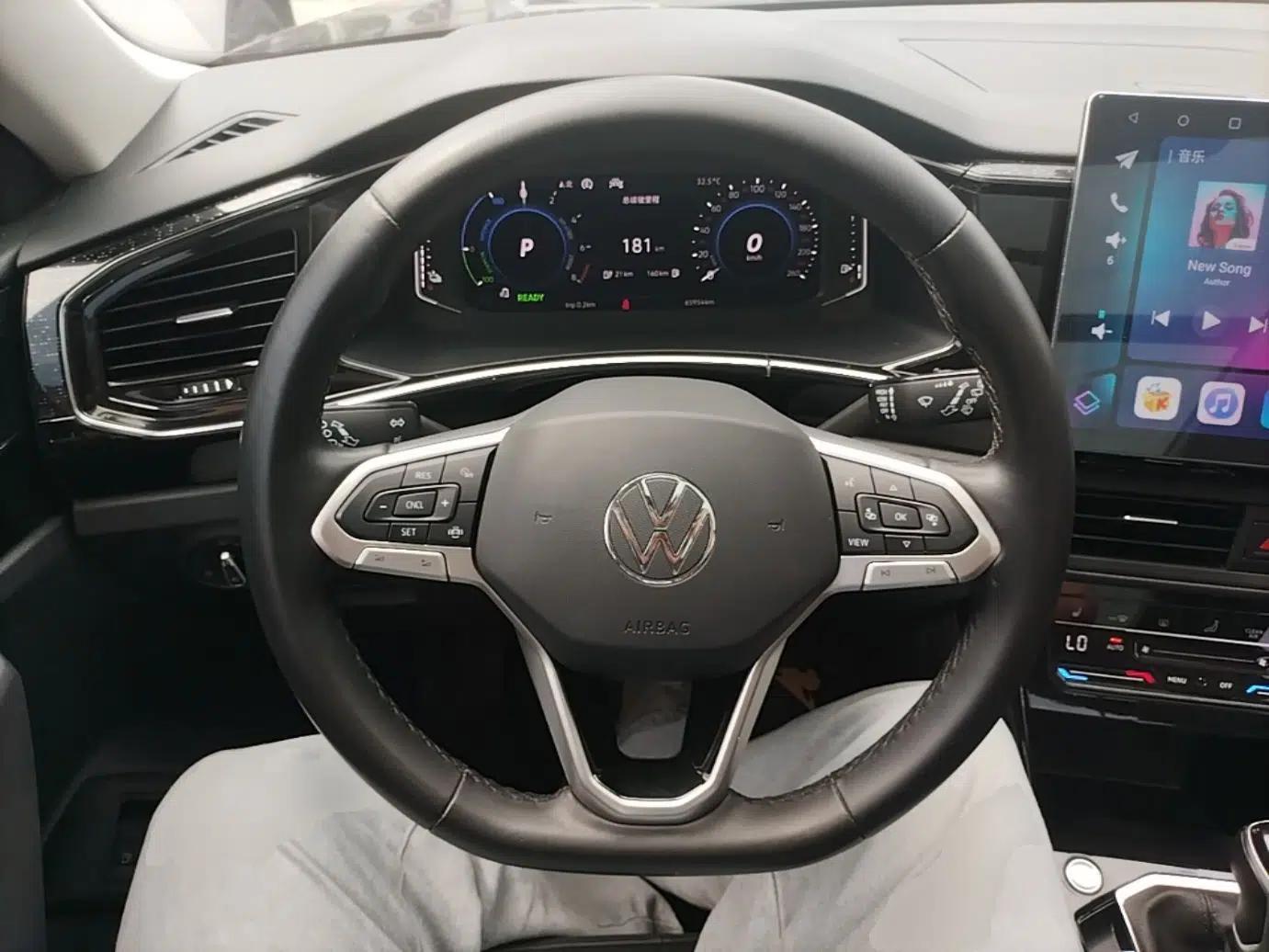 Used Volkswagen Tayron GTE Plug-in Hybrid 2020 1.4T Luxury Model — миниатюра 18