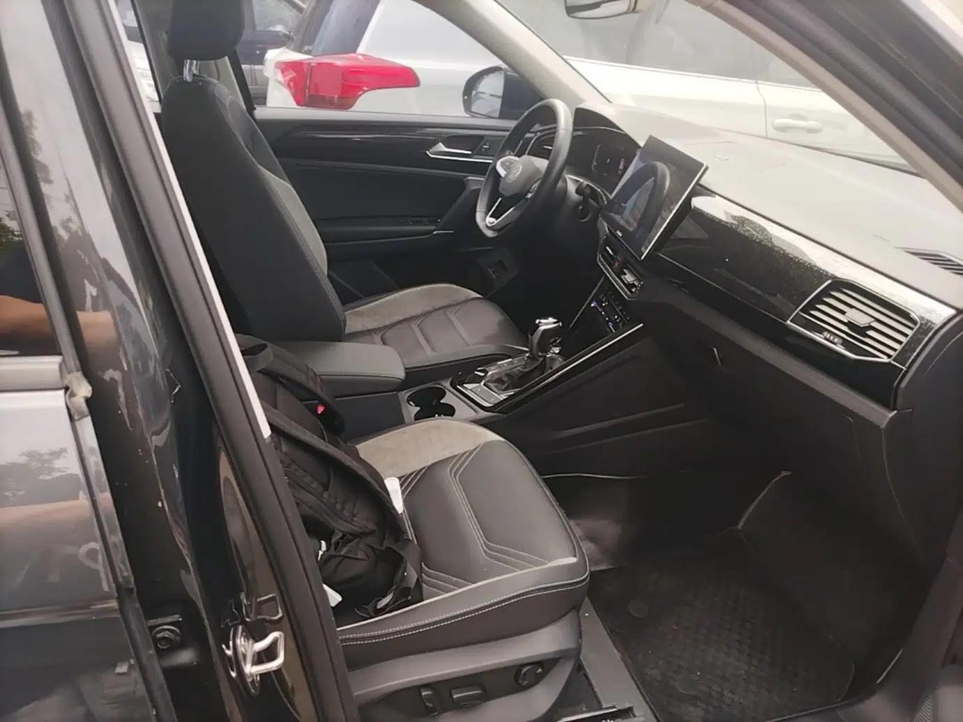 Used Volkswagen Tayron GTE Plug-in Hybrid 2020 1.4T Luxury Model — миниатюра 24